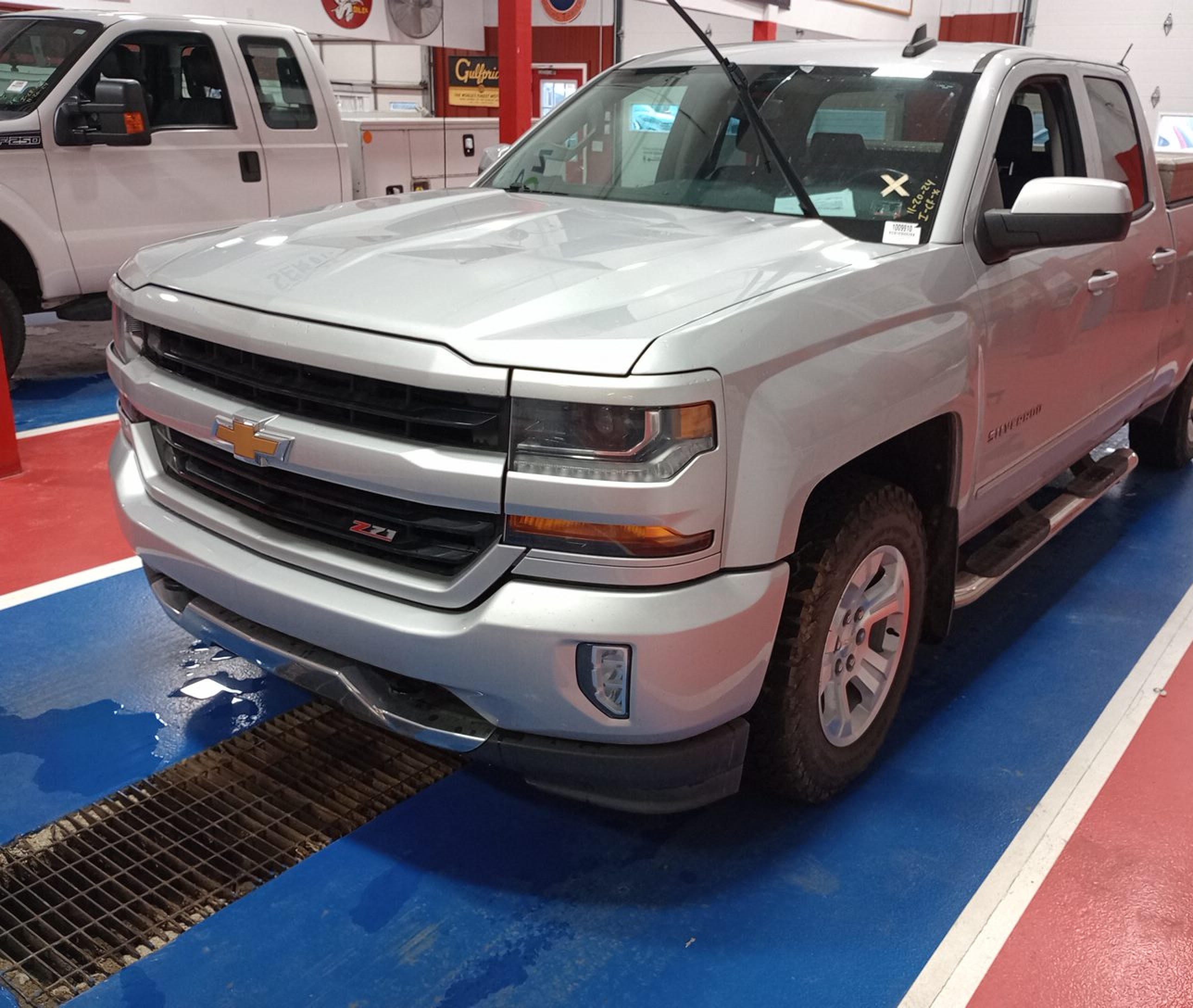 2017 Chevrolet Silverado 1500 2lt Silver vin: 1GCVKREC3HZ328849