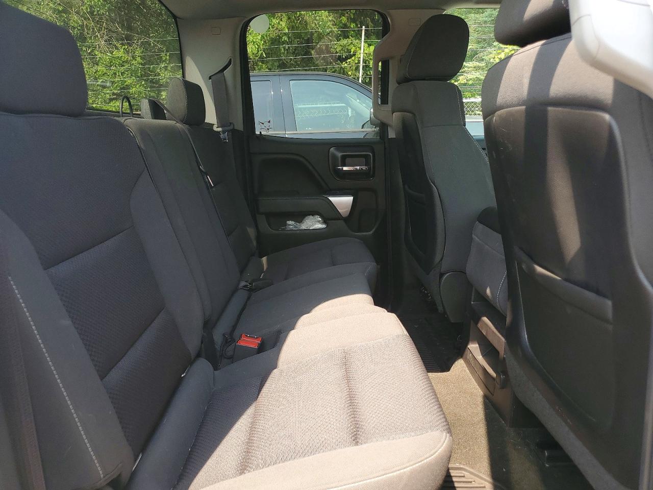 2015 Chevrolet Silverado K1500 Lt White vin: 1GCVKREC4FZ363638
