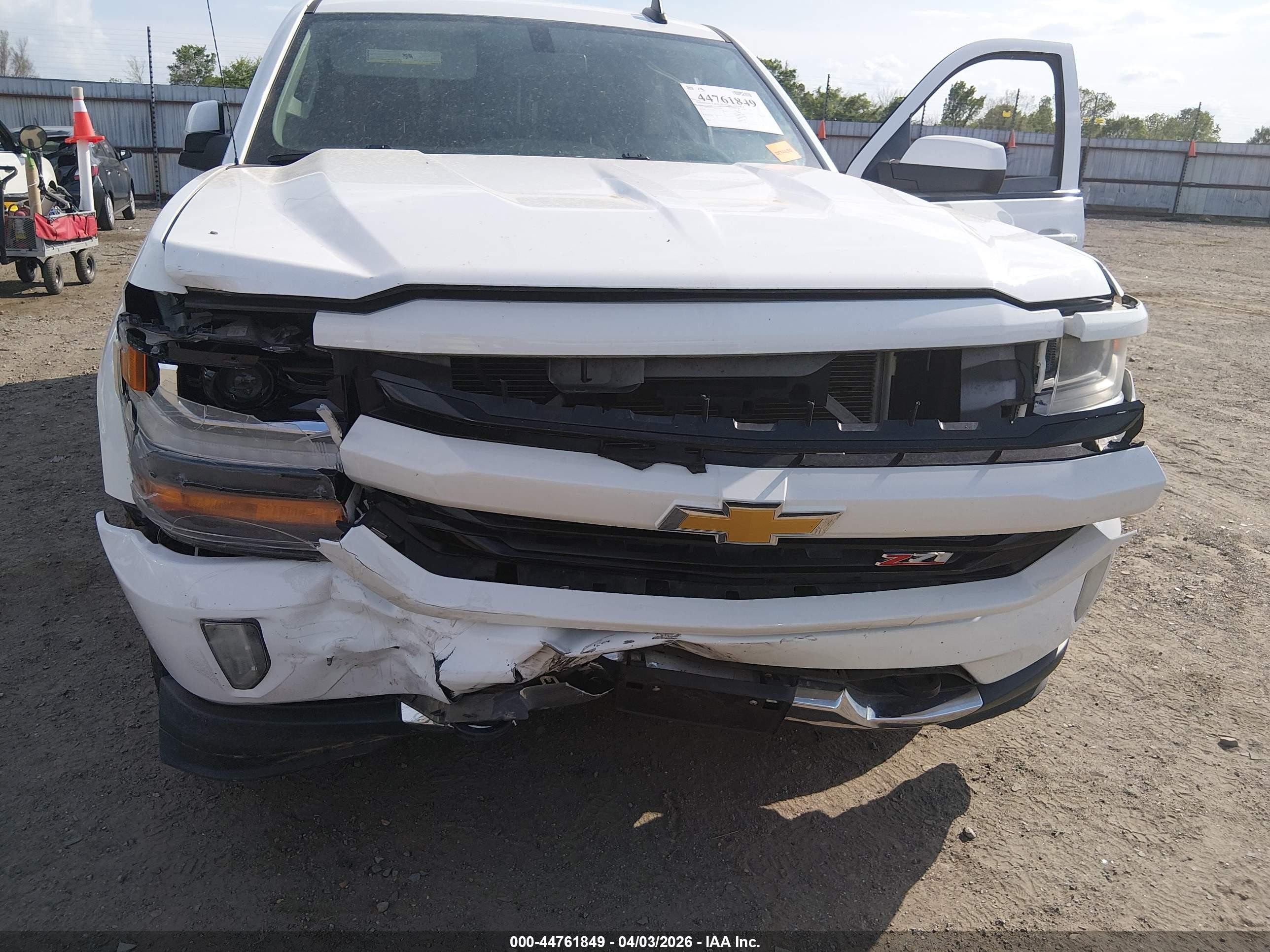 2016 Chevrolet Silverado 1500 2lt White vin: 1GCVKREC4GZ113799