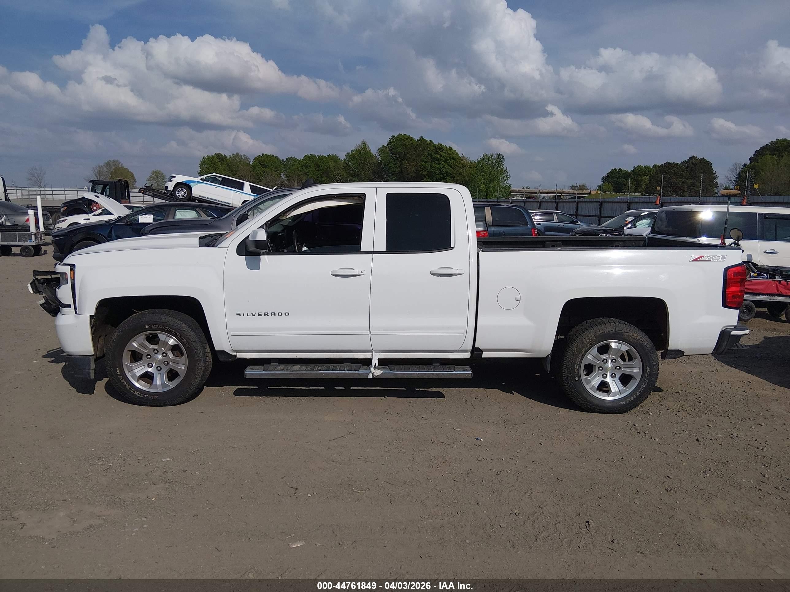 2016 Chevrolet Silverado 1500 2lt White vin: 1GCVKREC4GZ113799