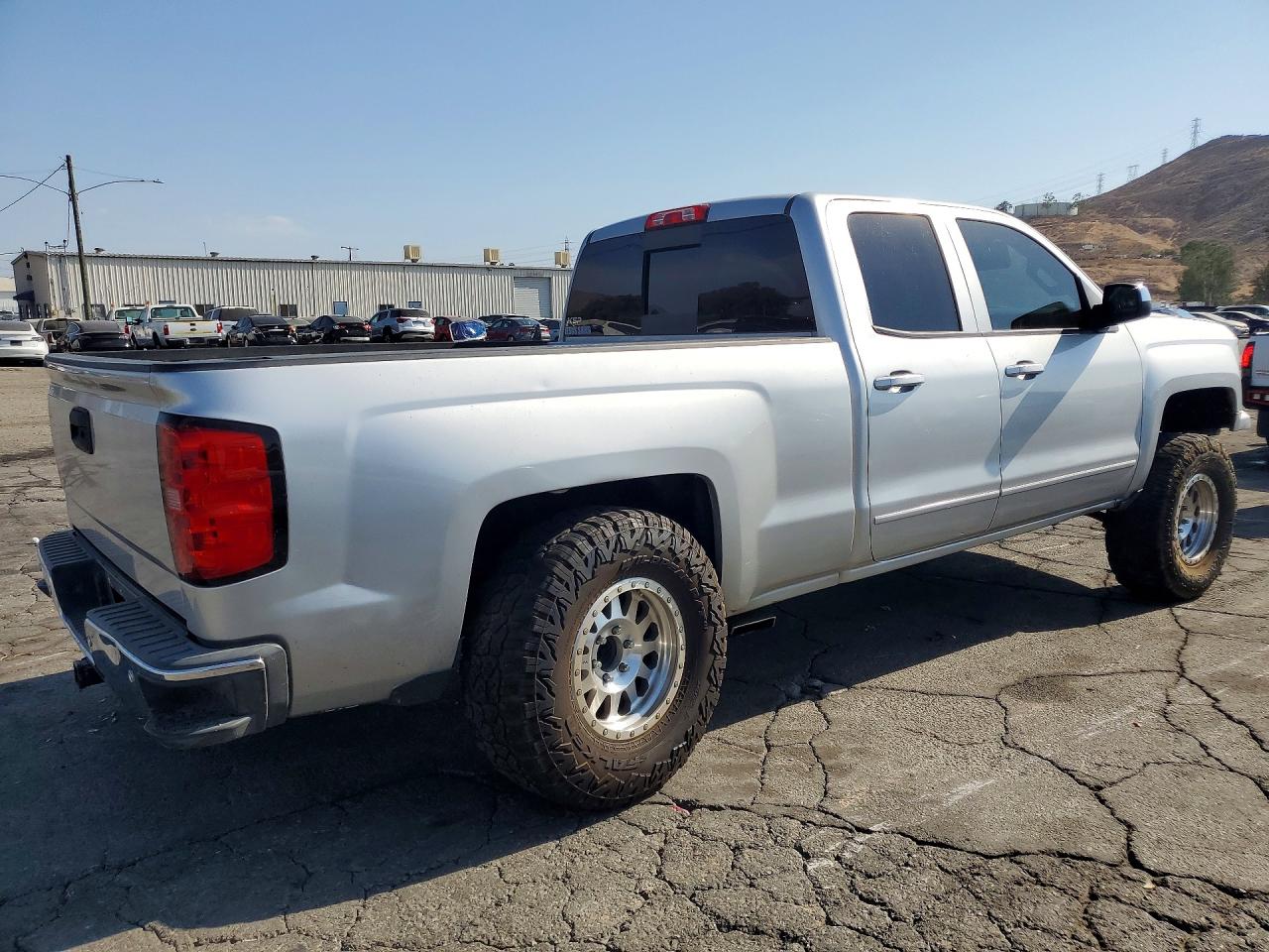 2015 Chevrolet Silverado K1500 Lt Silver vin: 1GCVKREC5FZ192396