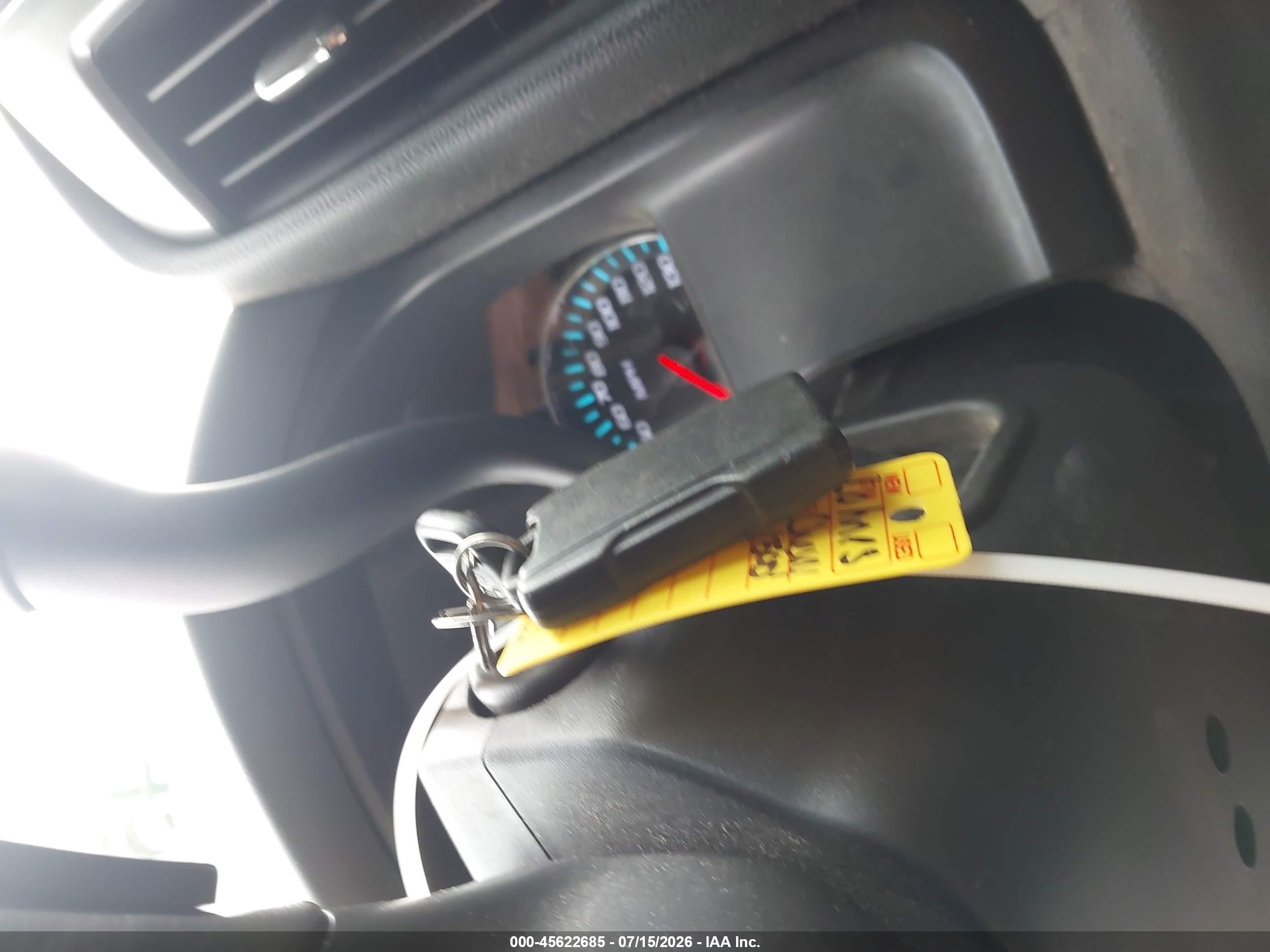 2015 Chevrolet Silverado 1500 Lt Белый vin: 1GCVKREC5FZ212789