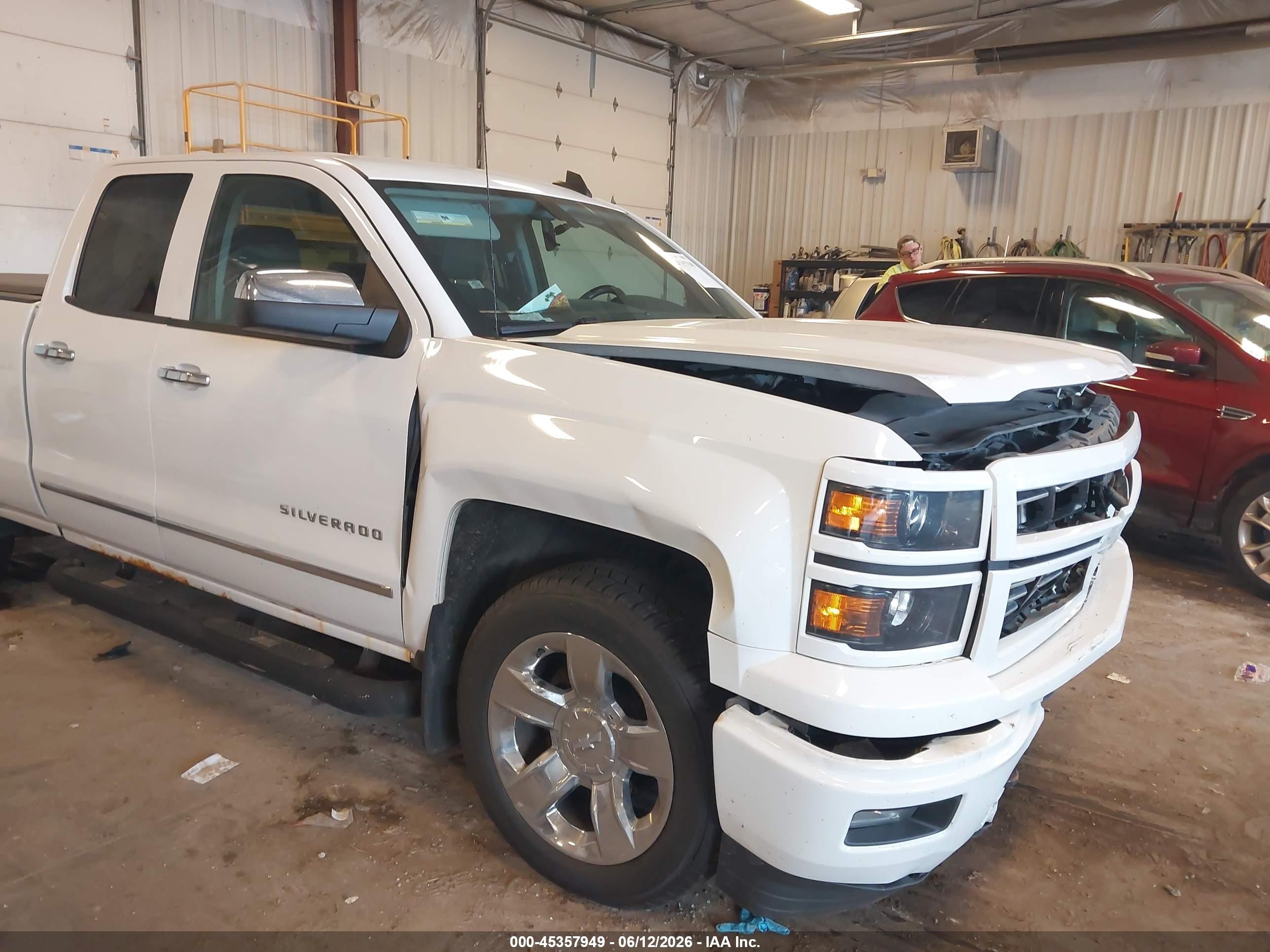 2015 Chevrolet Silverado 1500 Lt Белый vin: 1GCVKREC5FZ385423