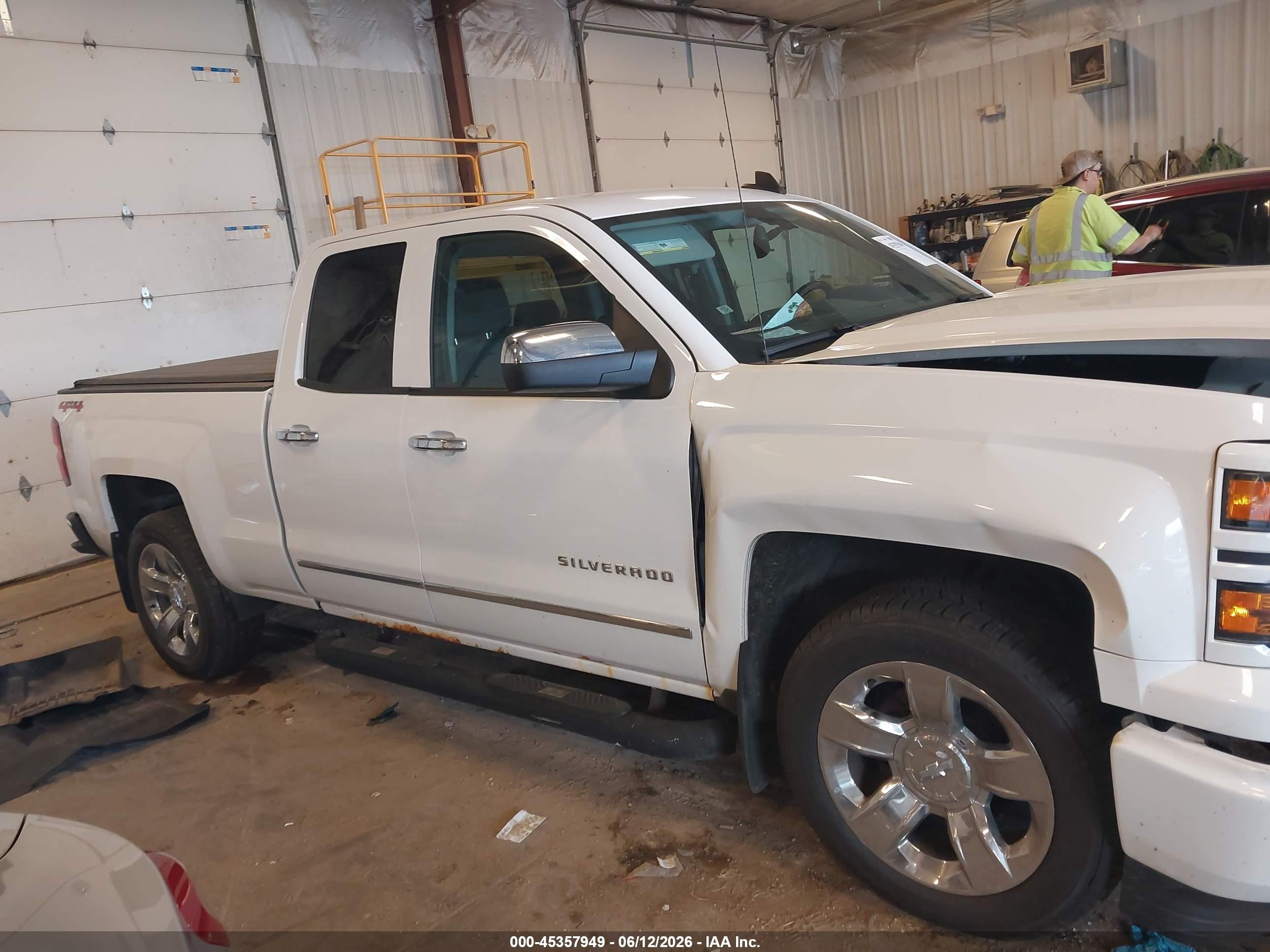 2015 Chevrolet Silverado 1500 Lt White vin: 1GCVKREC5FZ385423