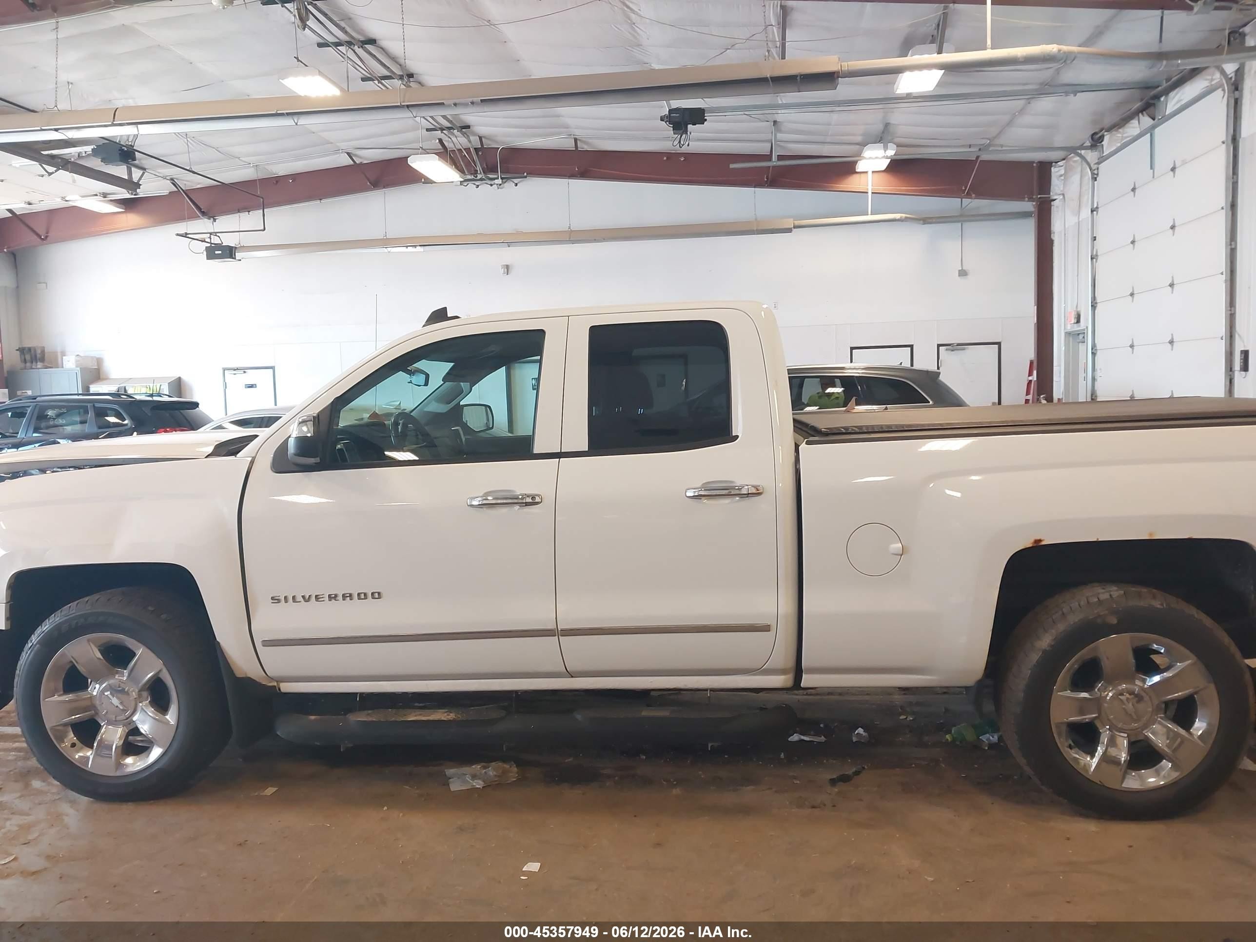2015 Chevrolet Silverado 1500 Lt White vin: 1GCVKREC5FZ385423