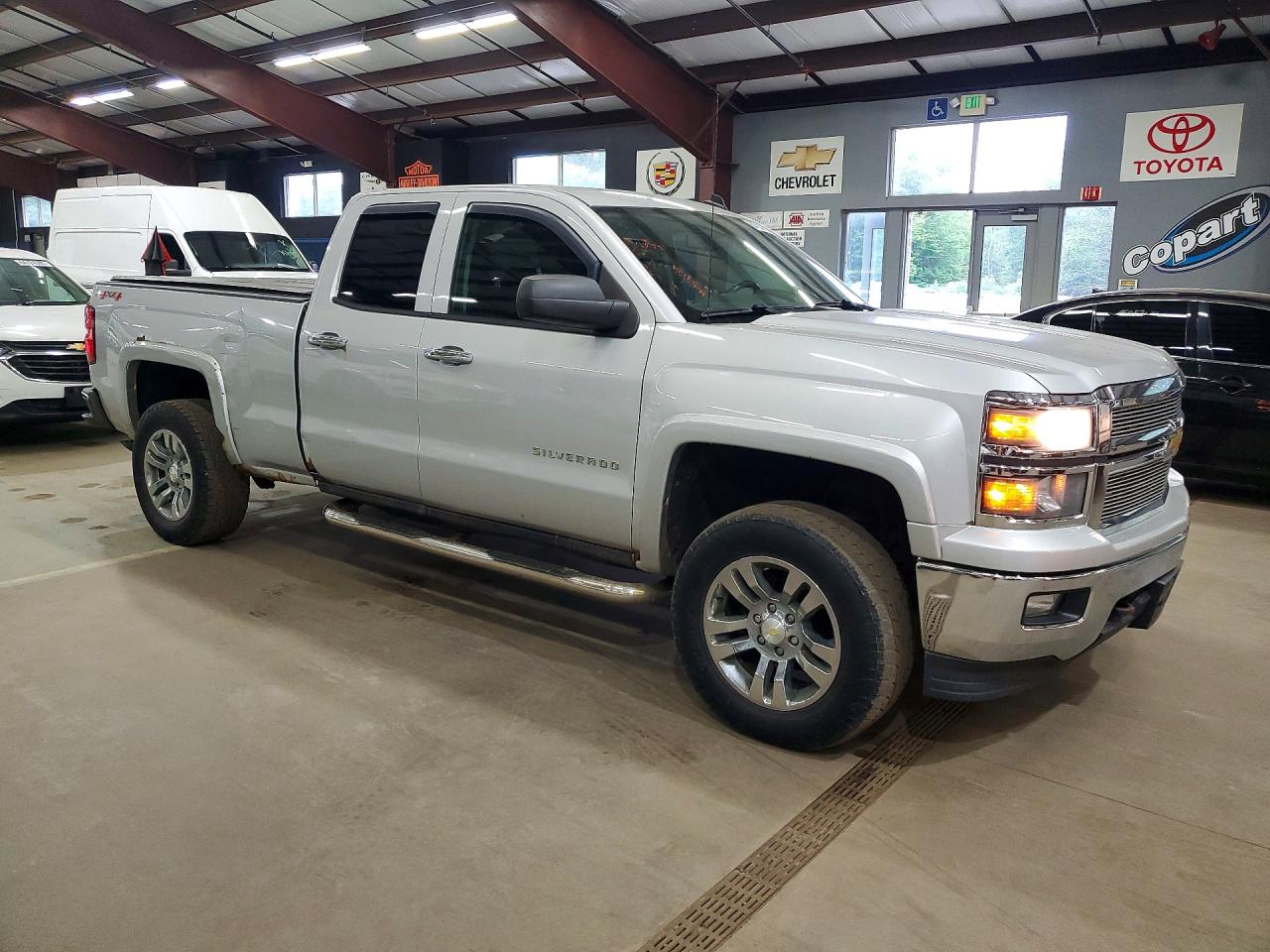 2014 Chevrolet Silverado K1500 Lt Серебряный vin: 1GCVKREC6EZ107175