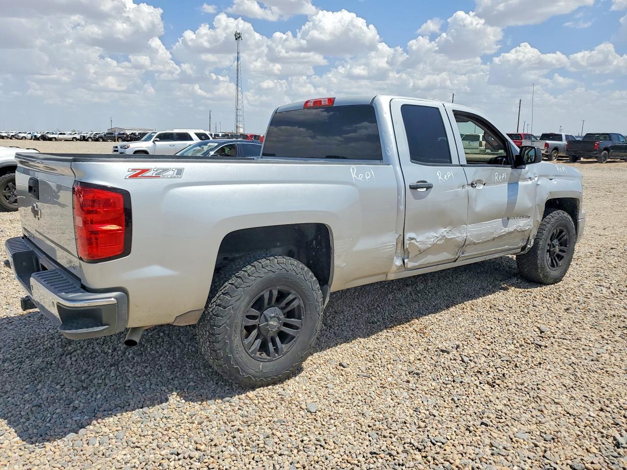 2014 Chevrolet Silverado K1500 Lt Silver vin: 1GCVKREC6EZ205980