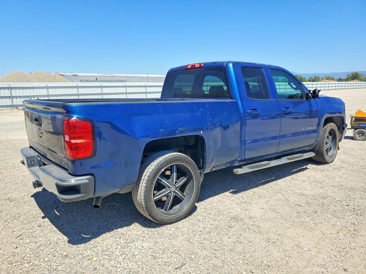 2015 Chevrolet Silverado K1500 Lt Blue vin: 1GCVKREC6FZ244831