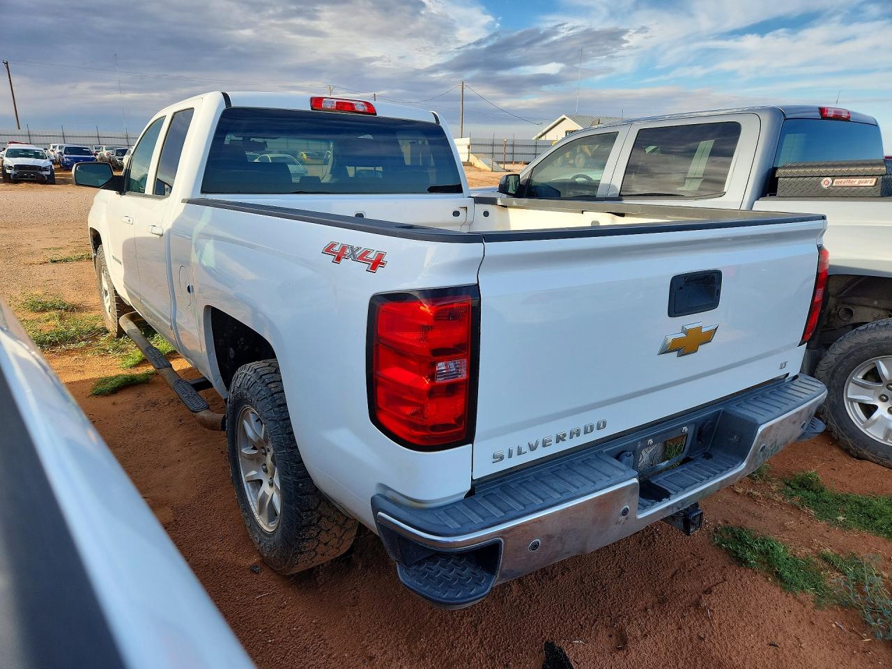 2015 Chevrolet Silverado K1500 Lt White vin: 1GCVKREC6FZ297903