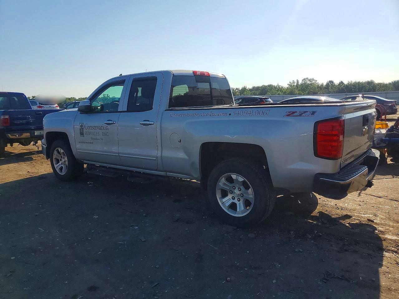 2015 Chevrolet Silverado K1500 Lt Серебряный vin: 1GCVKREC6FZ404237