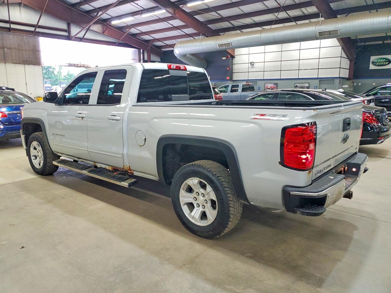 2015 Chevrolet Silverado K1500 Lt Серебряный vin: 1GCVKREC6FZ444589