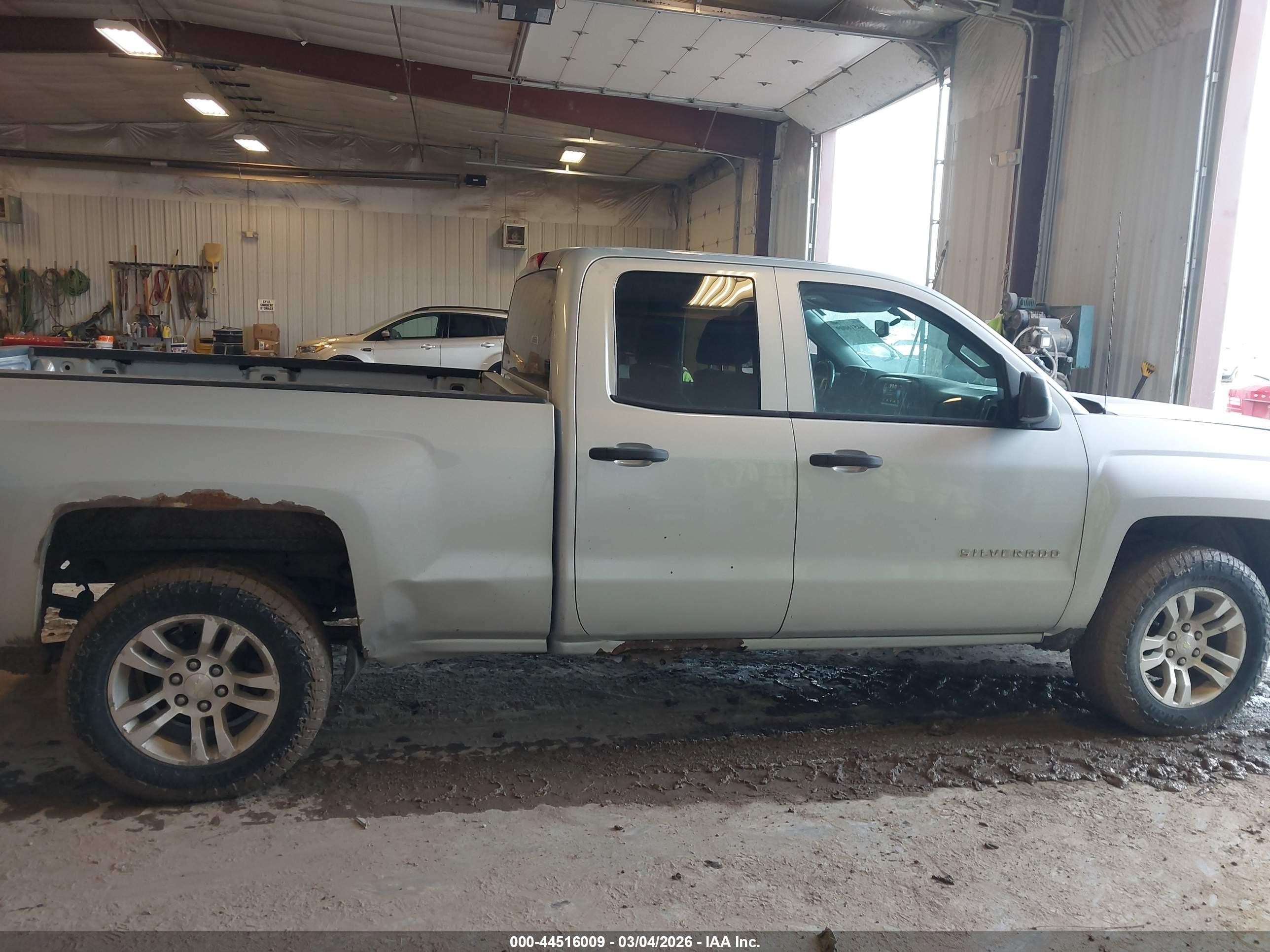 2014 Chevrolet Silverado K1500 Lt Silver vin: 1GCVKREC7EZ338814