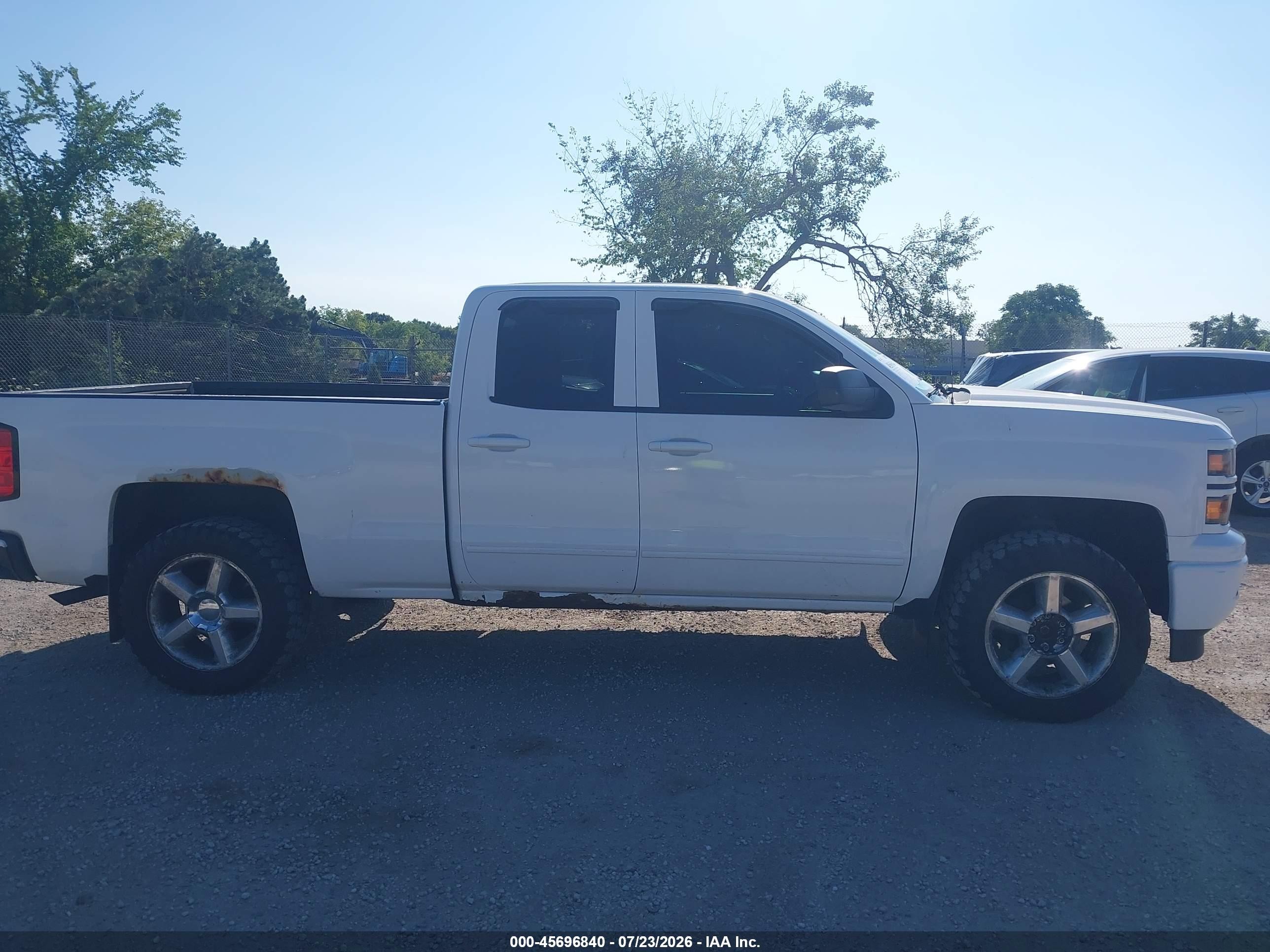 2014 Chevrolet Silverado 1500 Lt White vin: 1GCVKREC7EZ377001