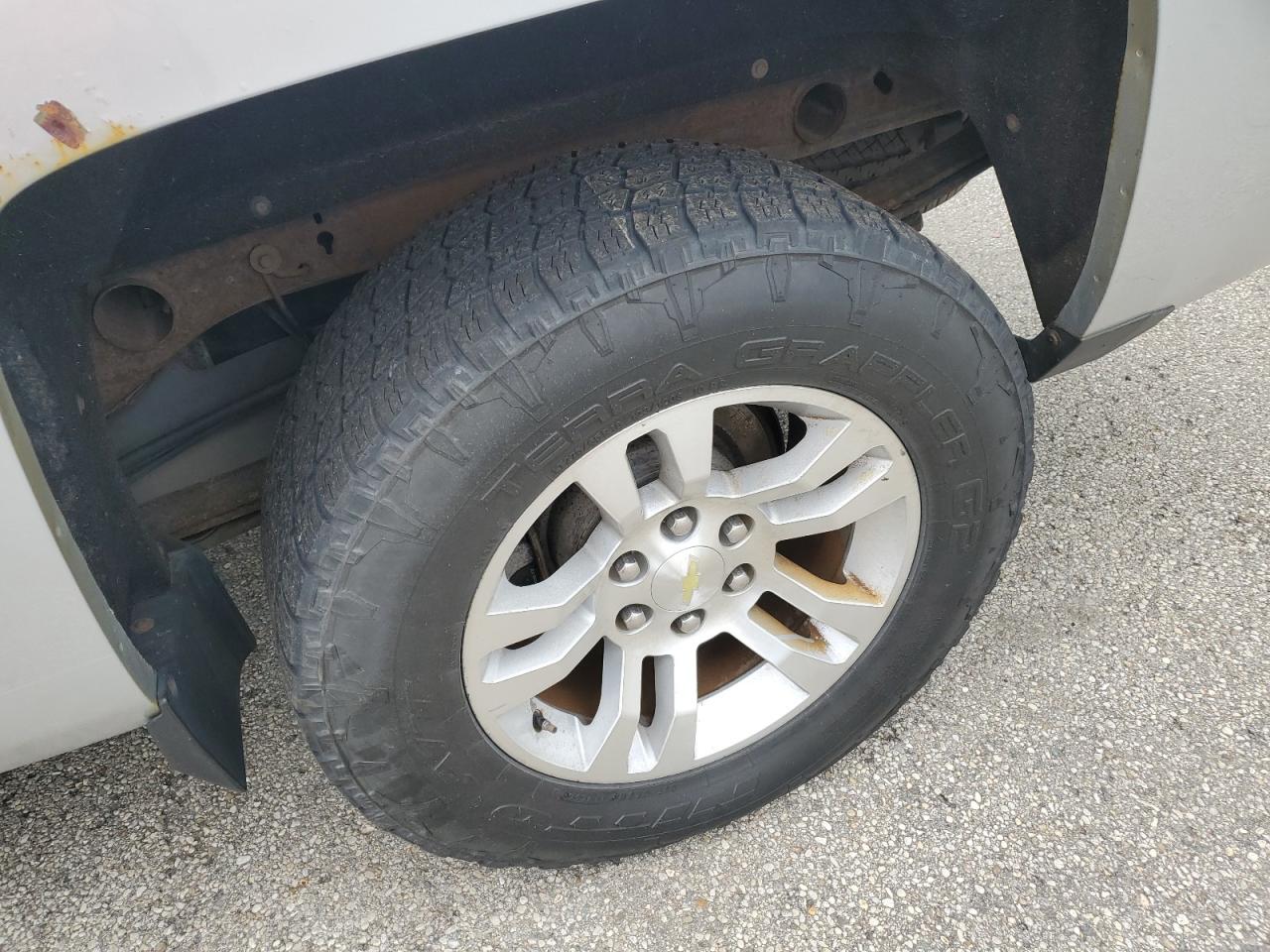 2015 Chevrolet Silverado K1500 Lt Silver vin: 1GCVKREC7FZ215032 Damage: Left Rear Wheel, Curb Rash, > 12 Inches