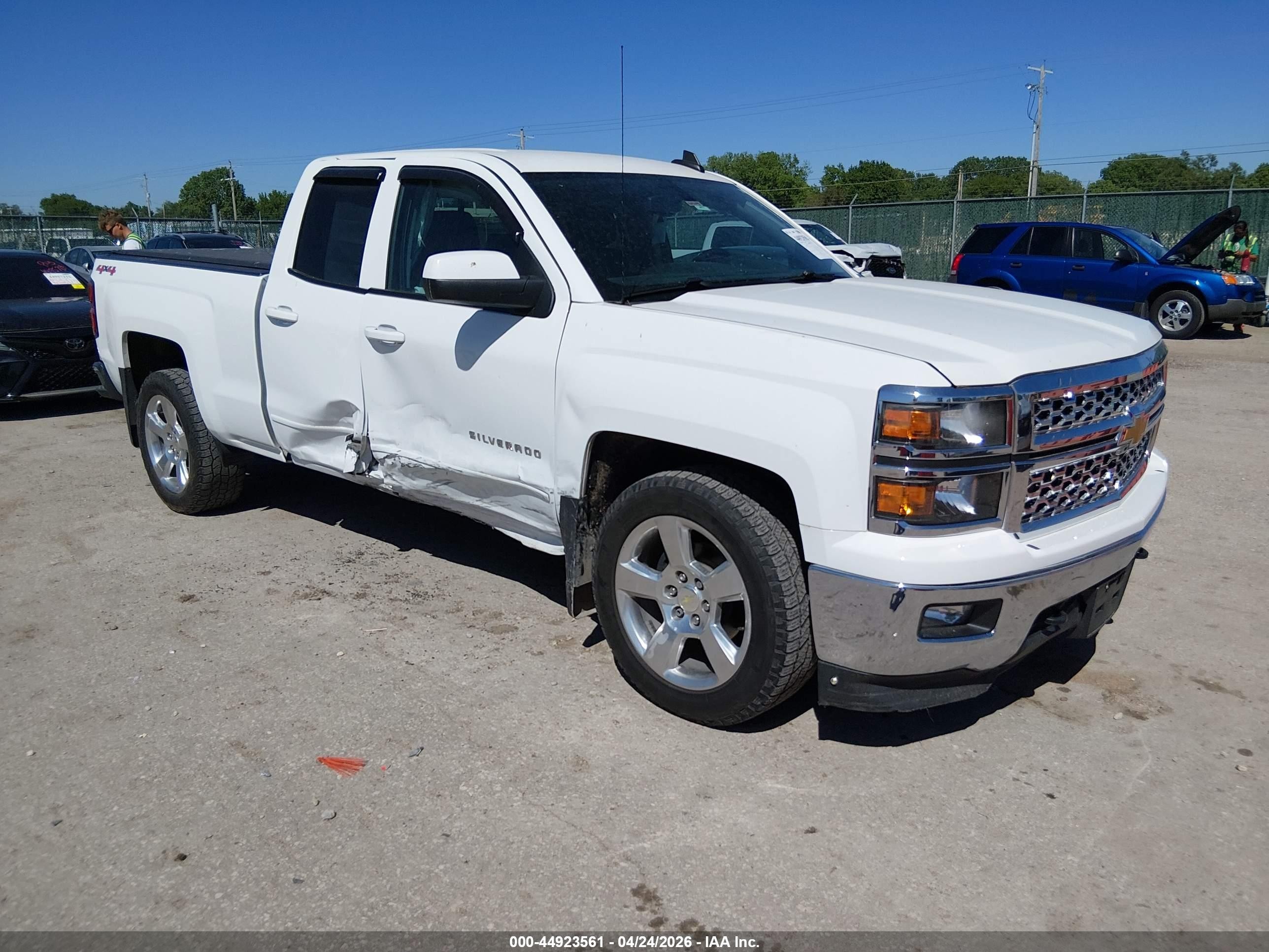 2015 Chevrolet Silverado 1500 1lt White vin: 1GCVKREC7FZ328575