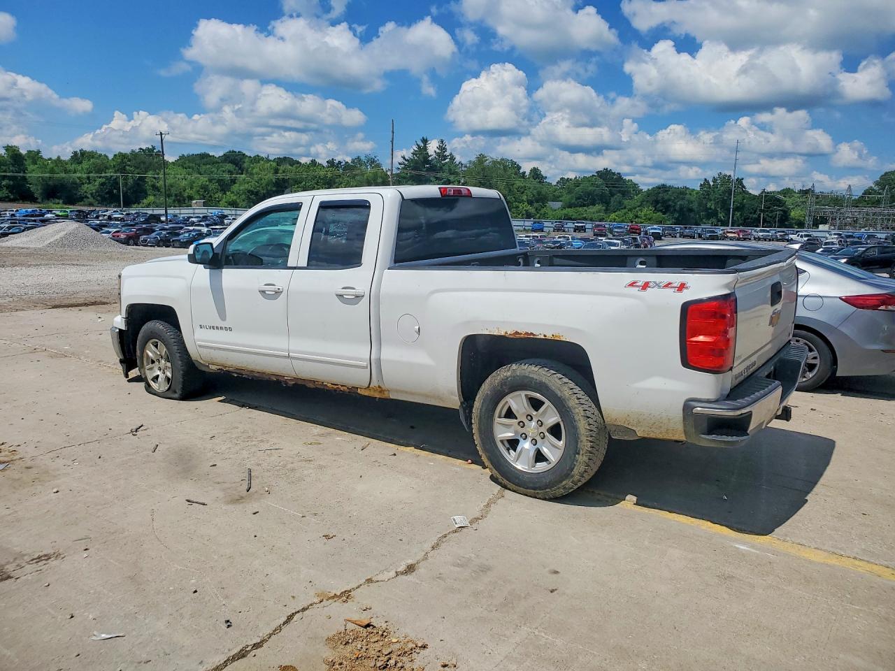 2015 Chevrolet Silverado K1500 Lt White vin: 1GCVKREC7FZ434590