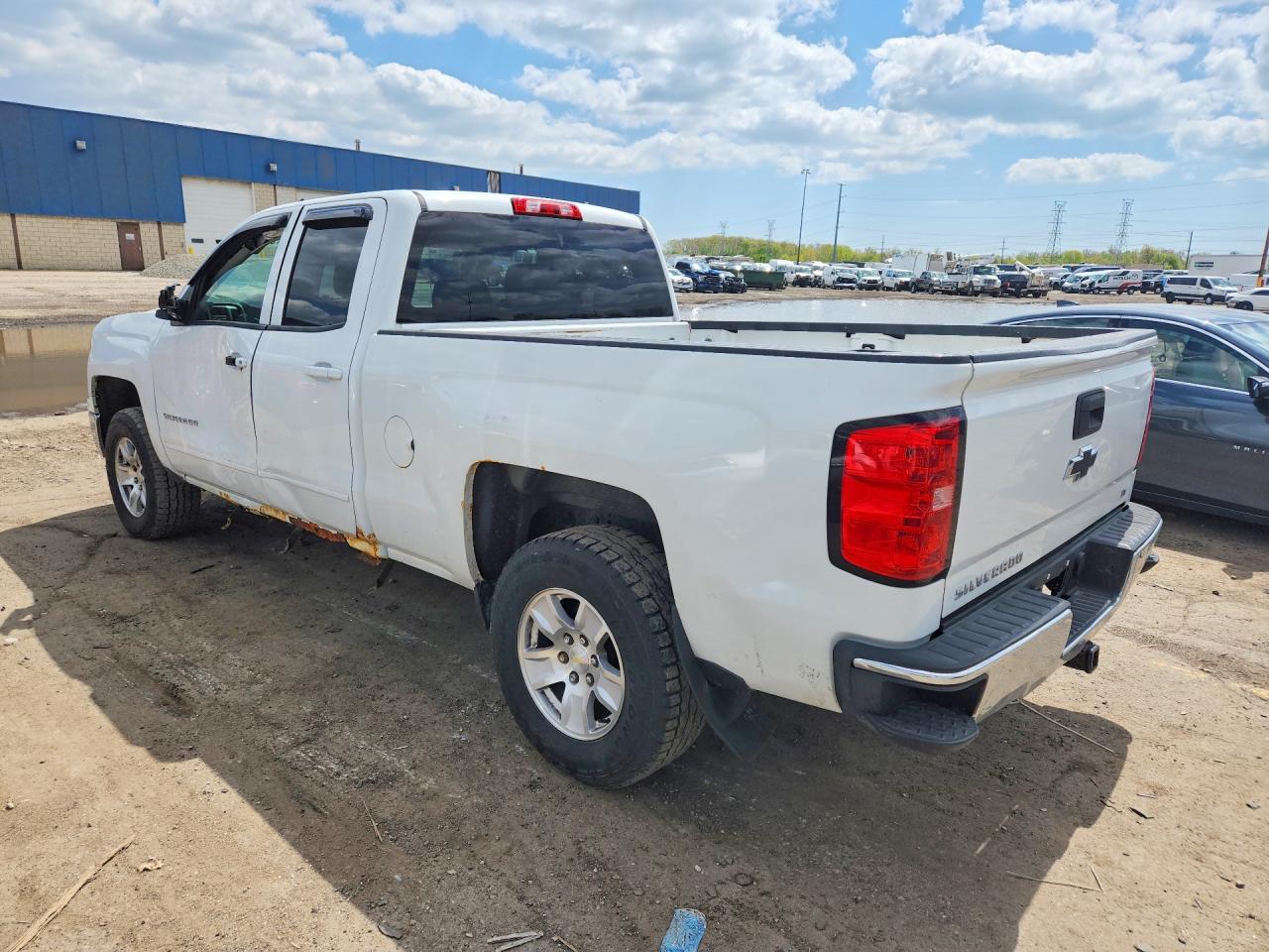 2015 Chevrolet Silverado K1500 Lt White vin: 1GCVKREC7FZ446559