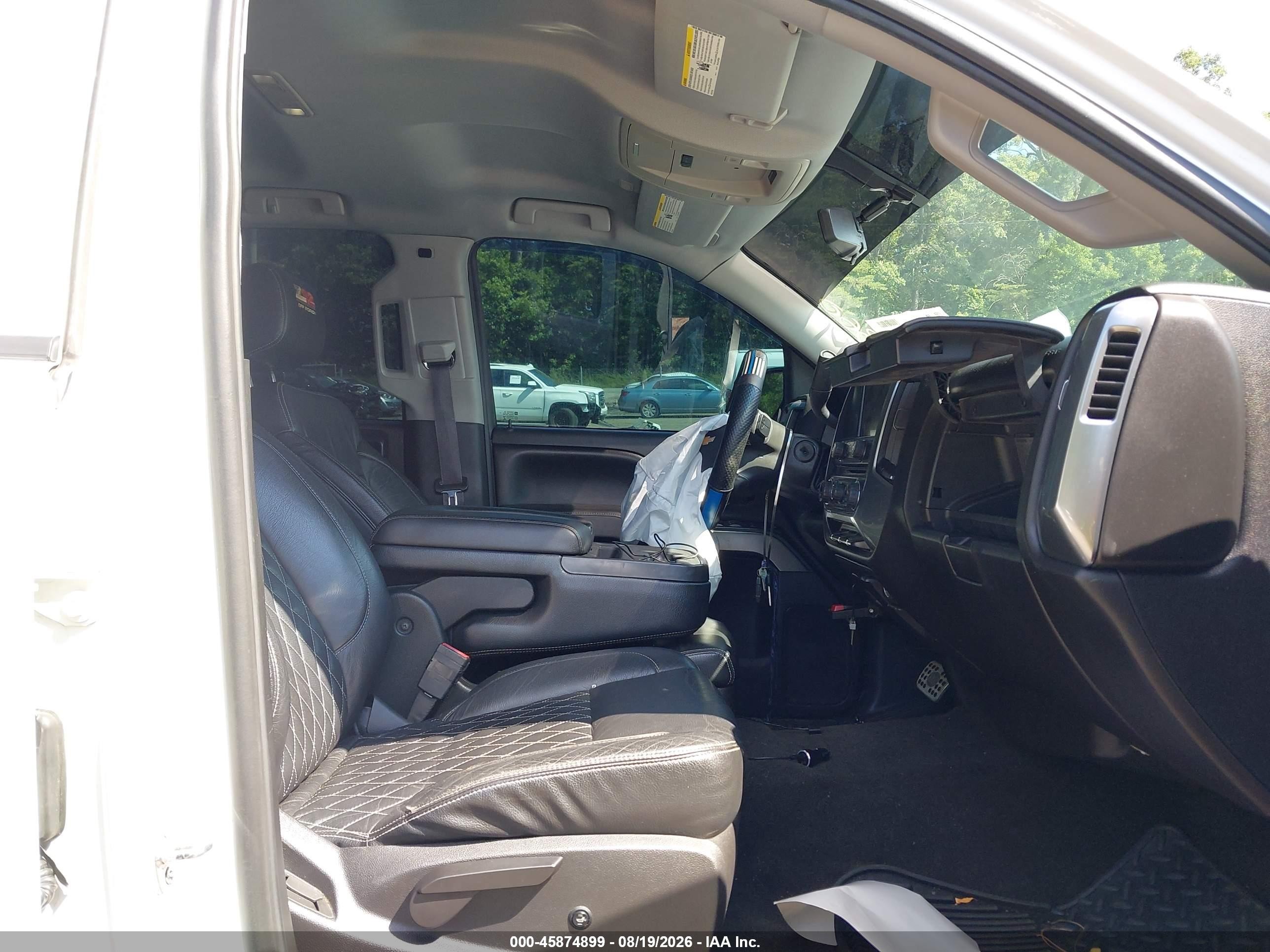2014 Chevrolet Silverado 1500 Lt White vin: 1GCVKREC9EZ298252