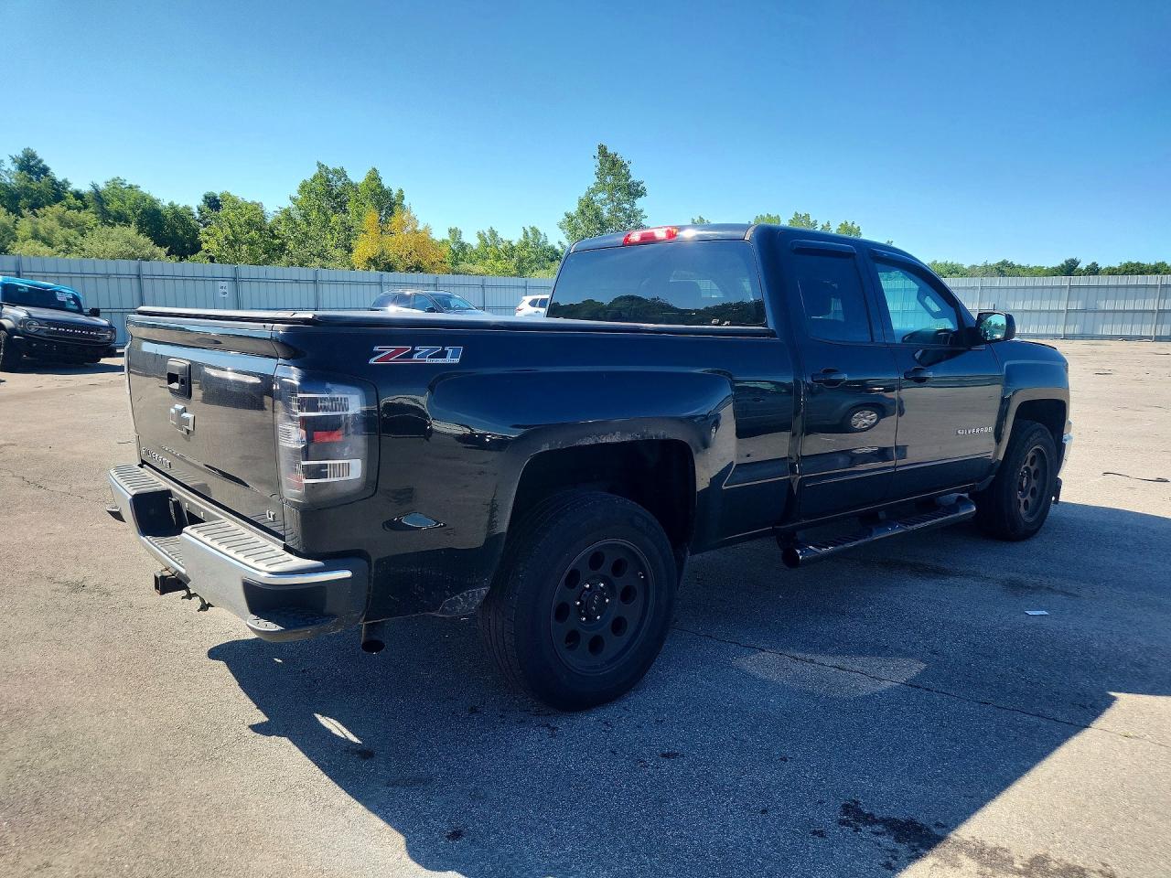 2015 Chevrolet Silverado K1500 Lt Black vin: 1GCVKREC9FZ230809