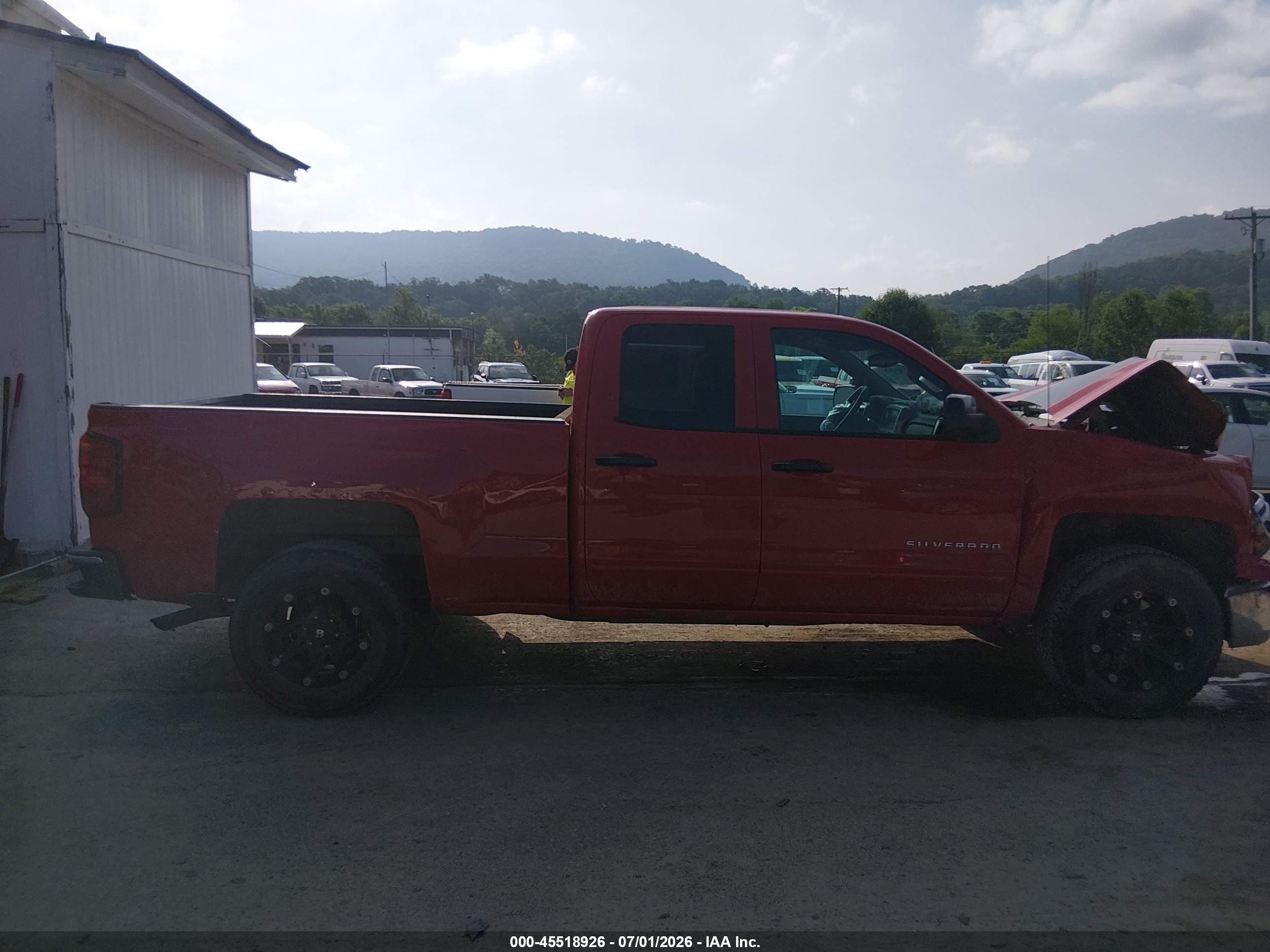 2015 Chevrolet Silverado 1500 Lt Красный vin: 1GCVKREC9FZ336094