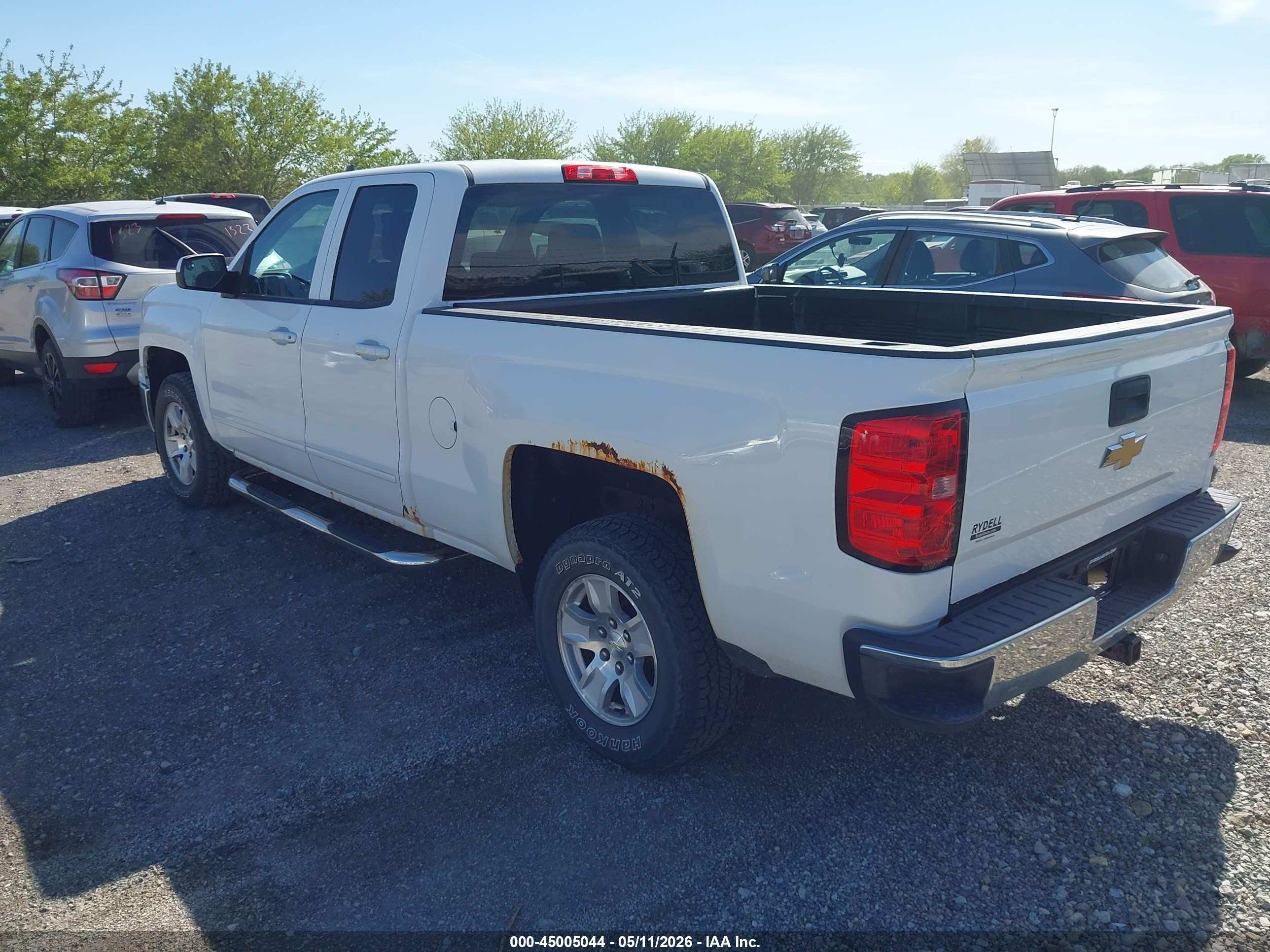 2015 Chevrolet Silverado 1500 1lt Белый vin: 1GCVKREC9FZ444988