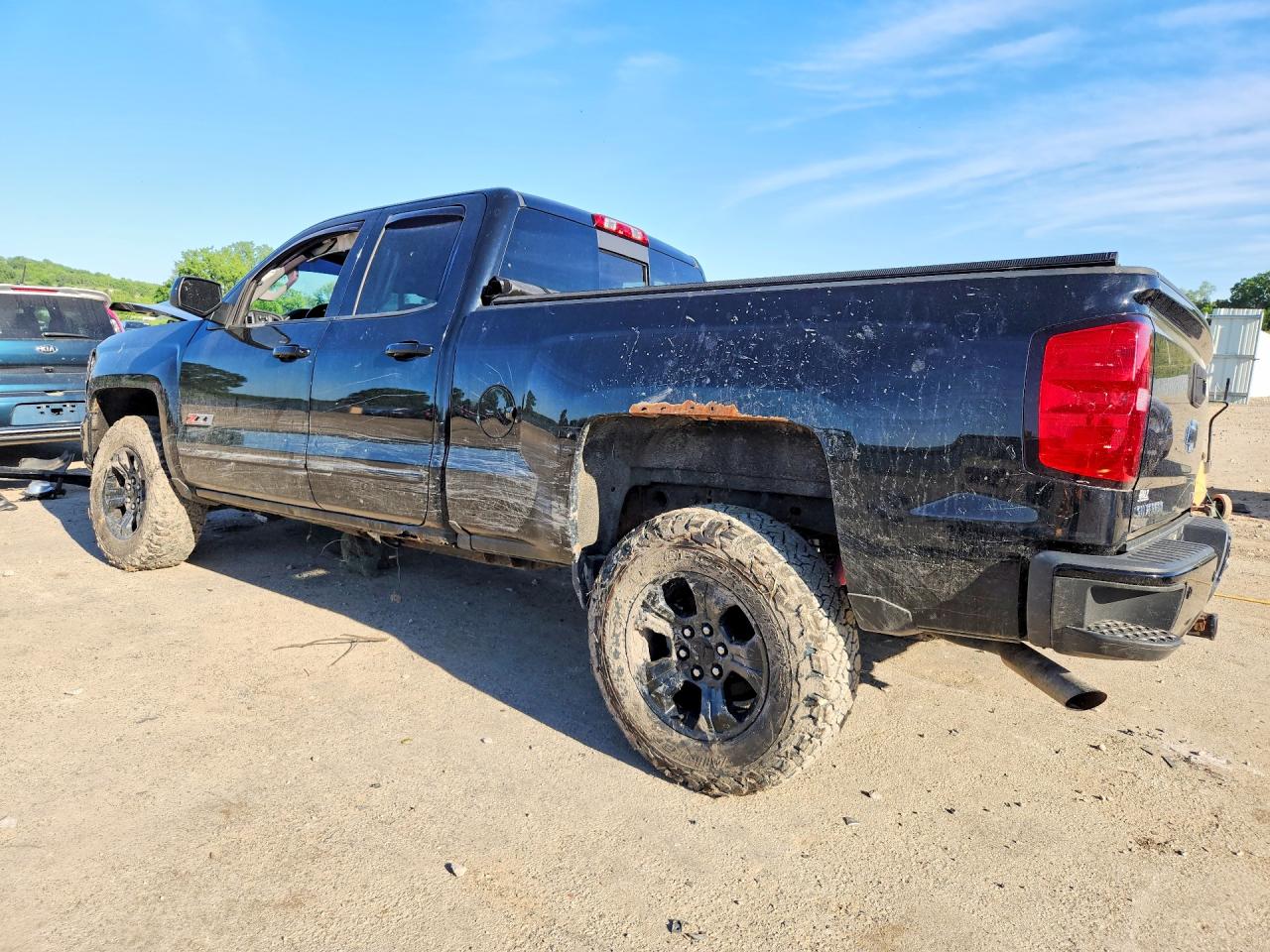 2016 Chevrolet Silverado K1500 Lt Black vin: 1GCVKREC9GZ406906