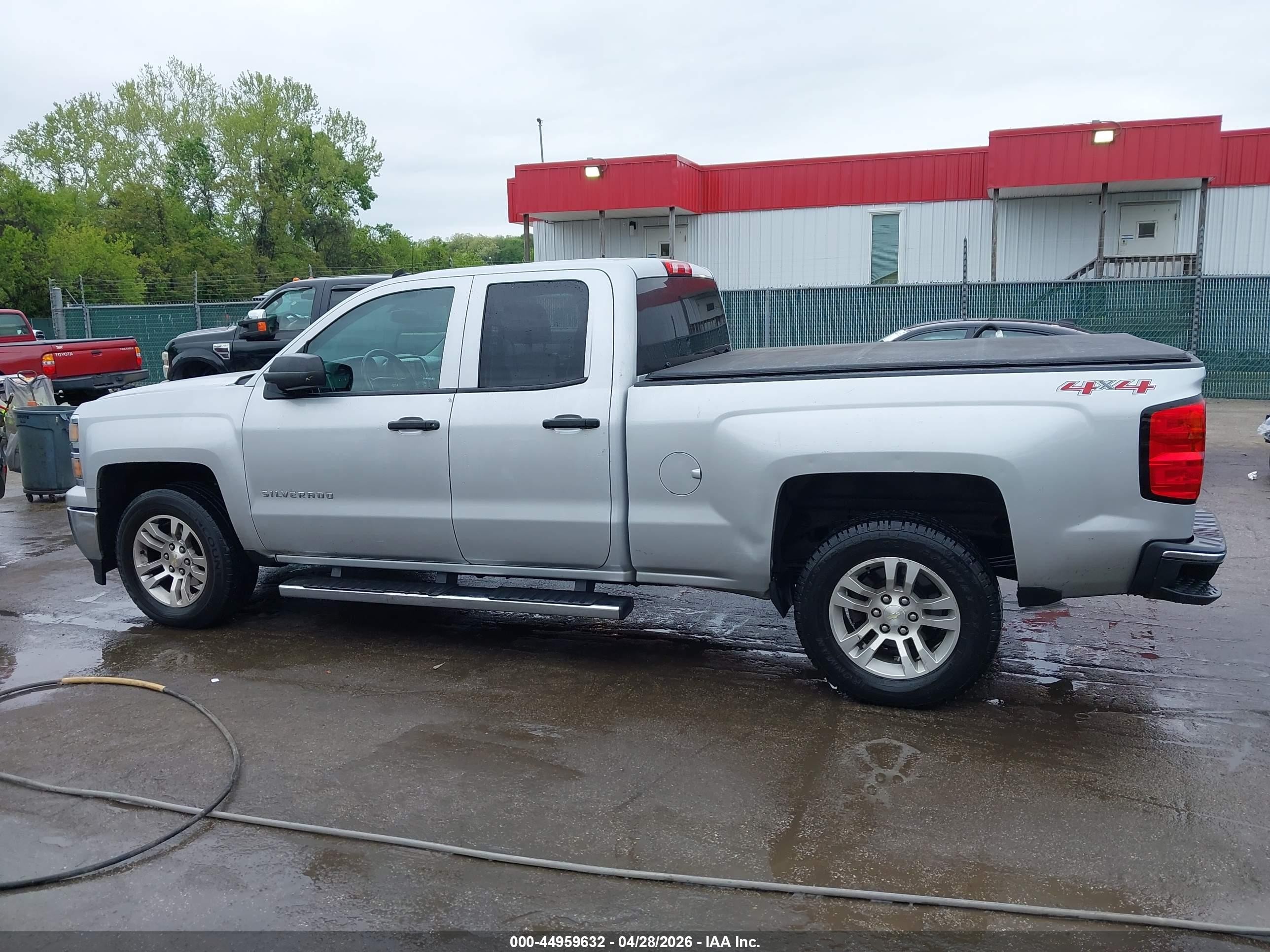 2014 Chevrolet Silverado 1500 1lt Silver vin: 1GCVKRECXEZ169999