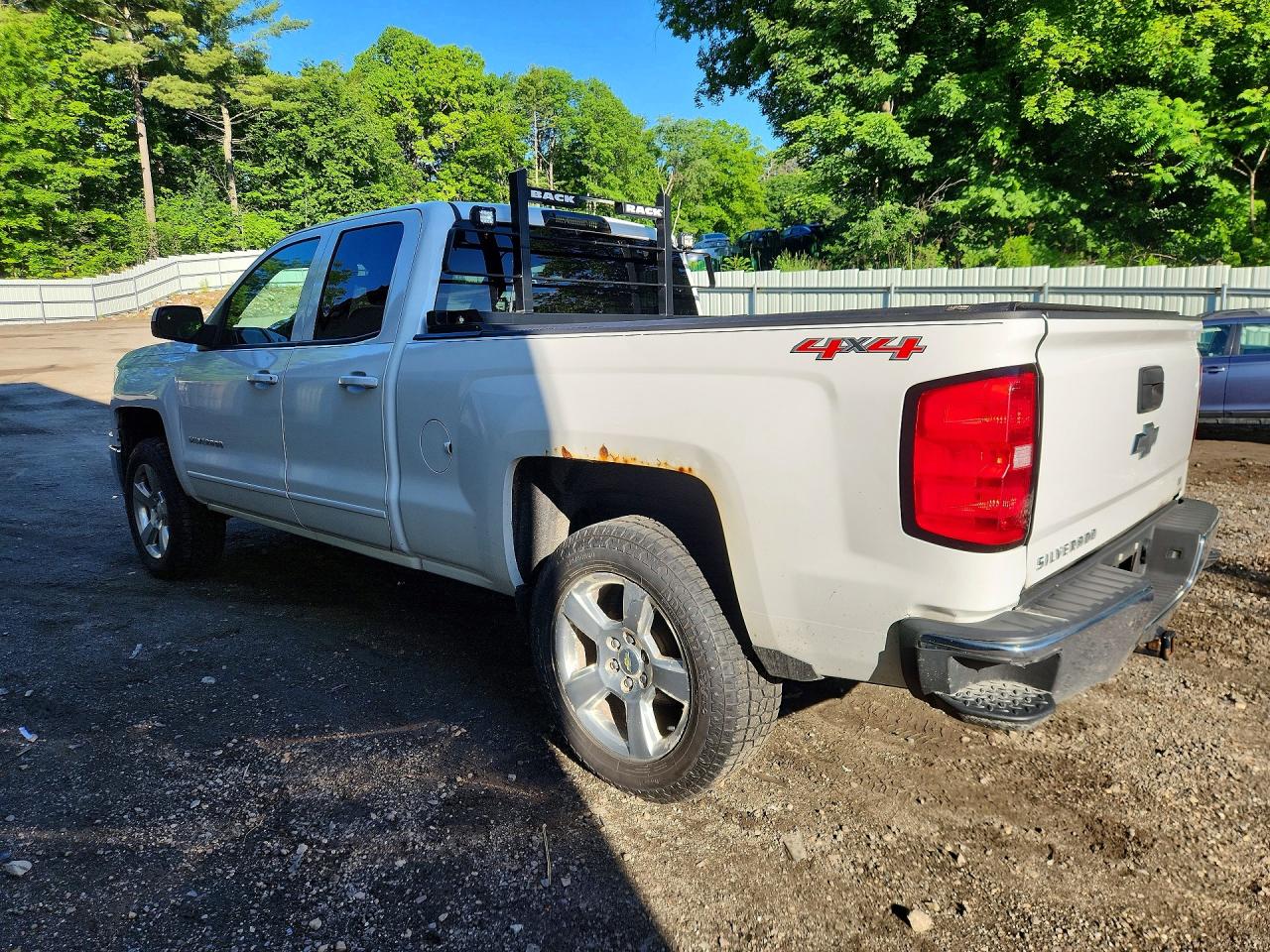 2015 Chevrolet Silverado K1500 Lt White vin: 1GCVKRECXFZ357794