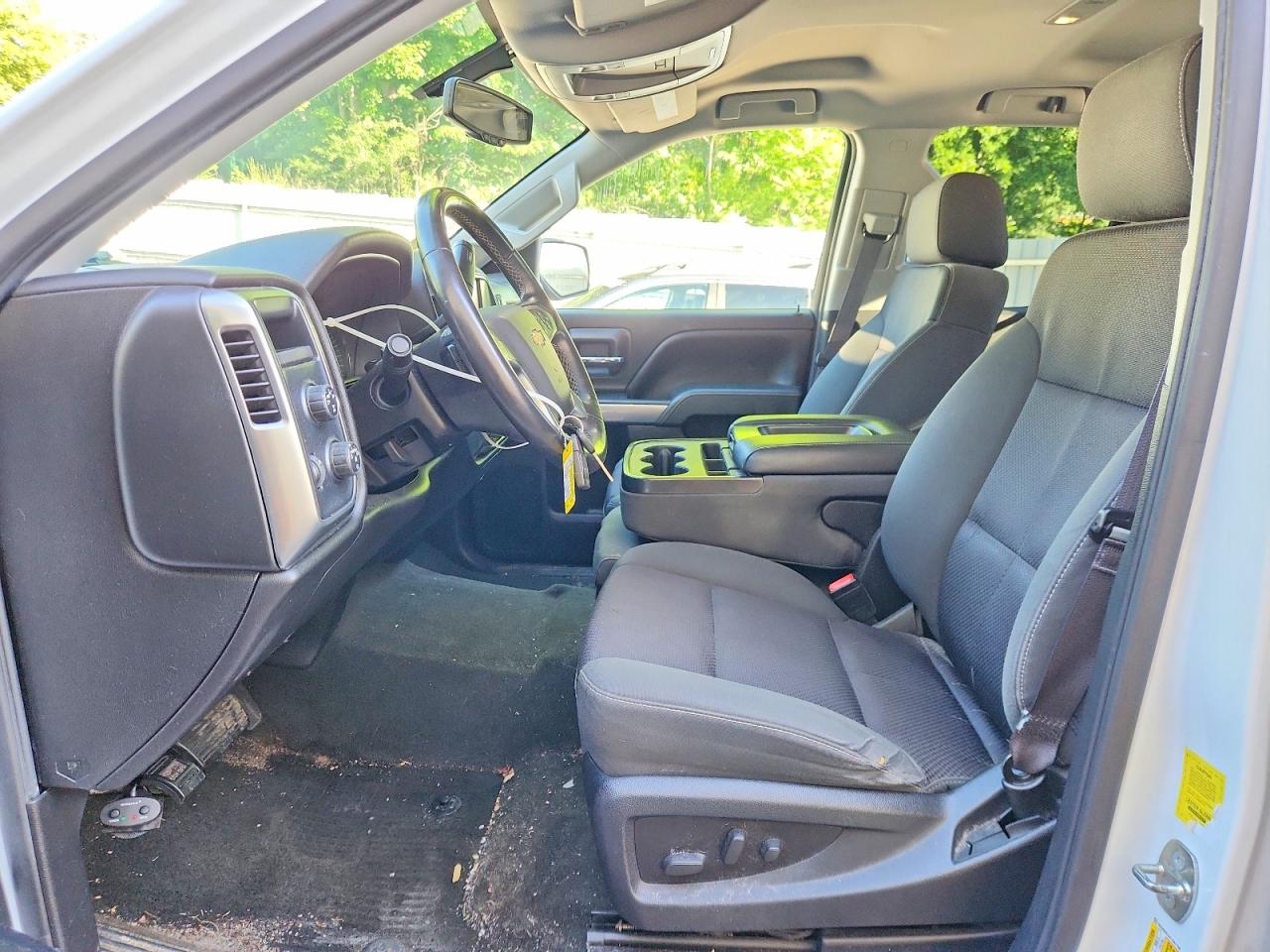 2015 Chevrolet Silverado K1500 Lt White vin: 1GCVKRECXFZ357794