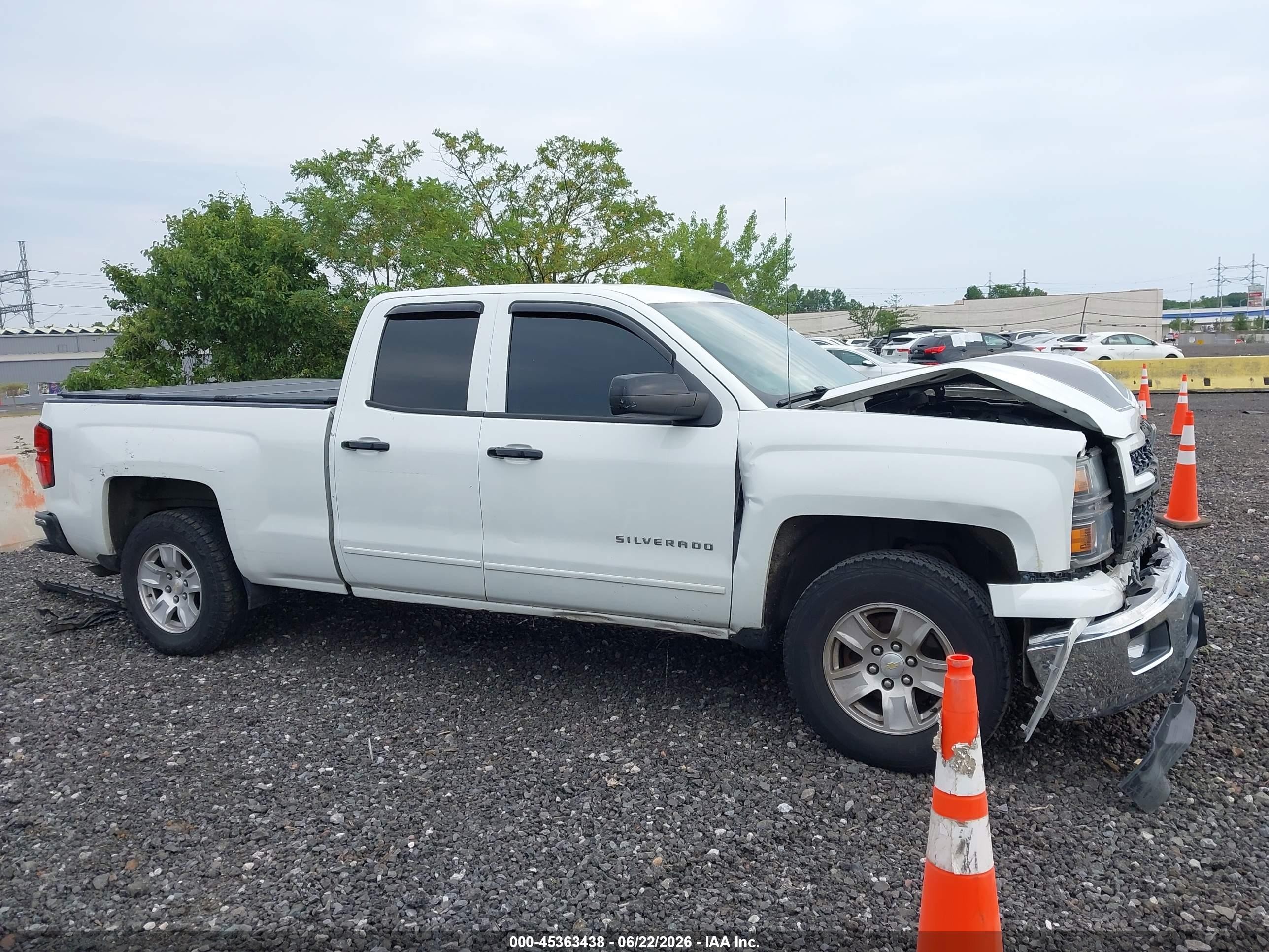 2015 Chevrolet Silverado 1500 Lt White vin: 1GCVKRECXFZ398443