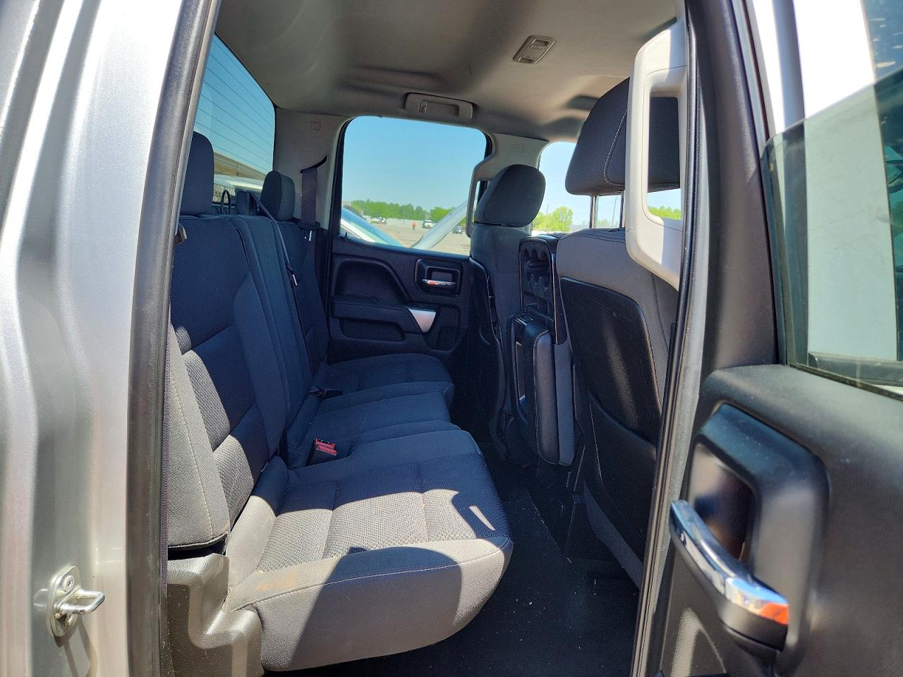 2015 Chevrolet Silverado K1500 Lt Silver vin: 1GCVKREH6FZ409353