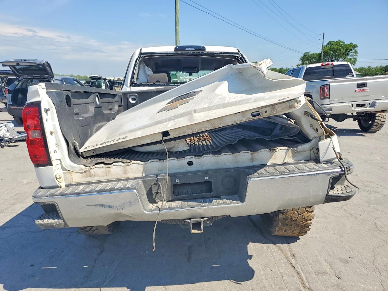 2015 Chevrolet Silverado K1500 Lt White vin: 1GCVKREH6FZ440179