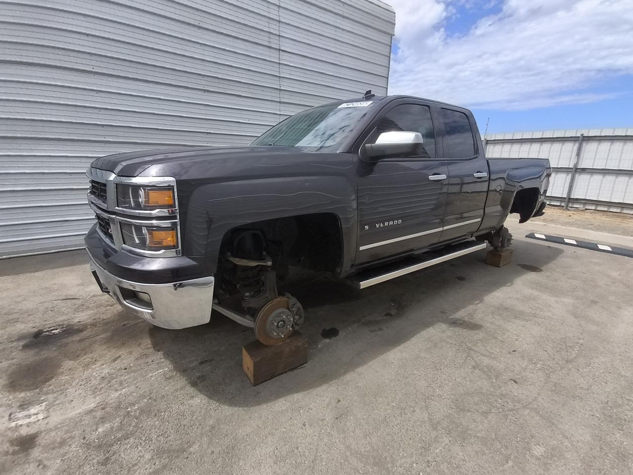 2014 Chevrolet Silverado K1500 Ltz Charcoal vin: 1GCVKSEC7EZ124493 Damage: Left Front Wheel, Missing, Replacement Required