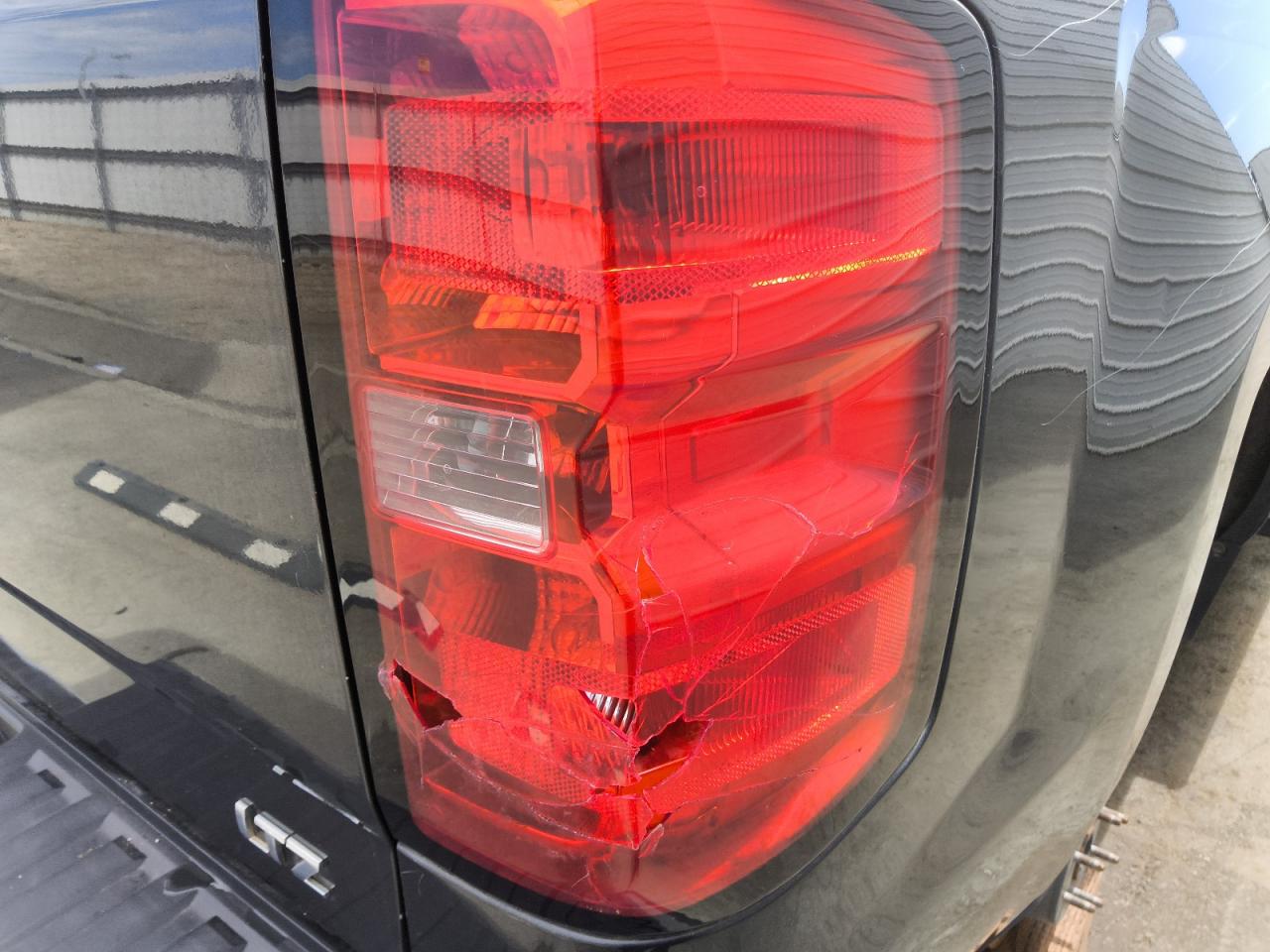 2014 Chevrolet Silverado K1500 Ltz Charcoal vin: 1GCVKSEC7EZ124493 Damage: Right Tail Light, Broken, Replacement Required