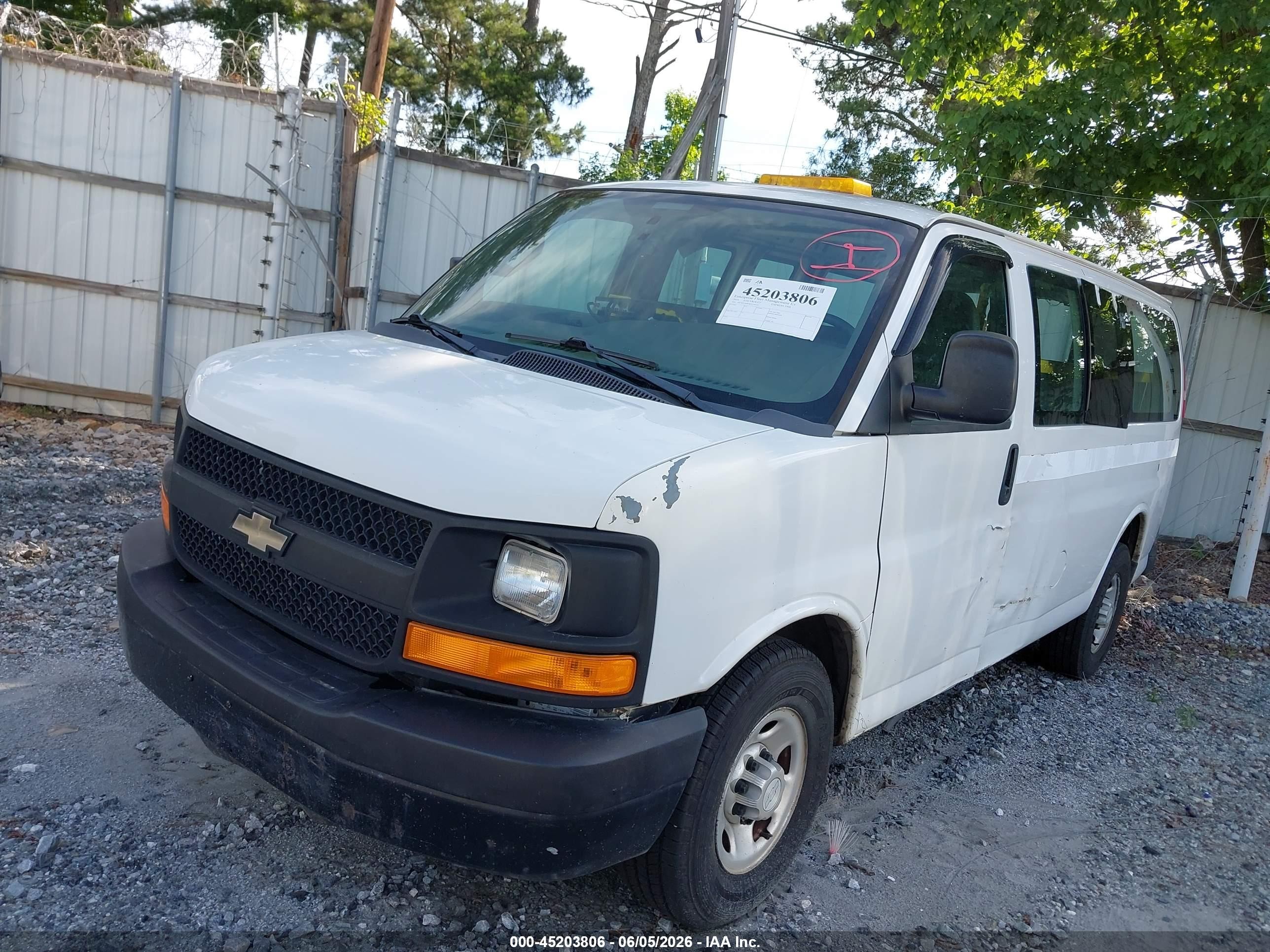 2016 Chevrolet Express 2500 Work Van White vin: 1GCWGABF0G1138123
