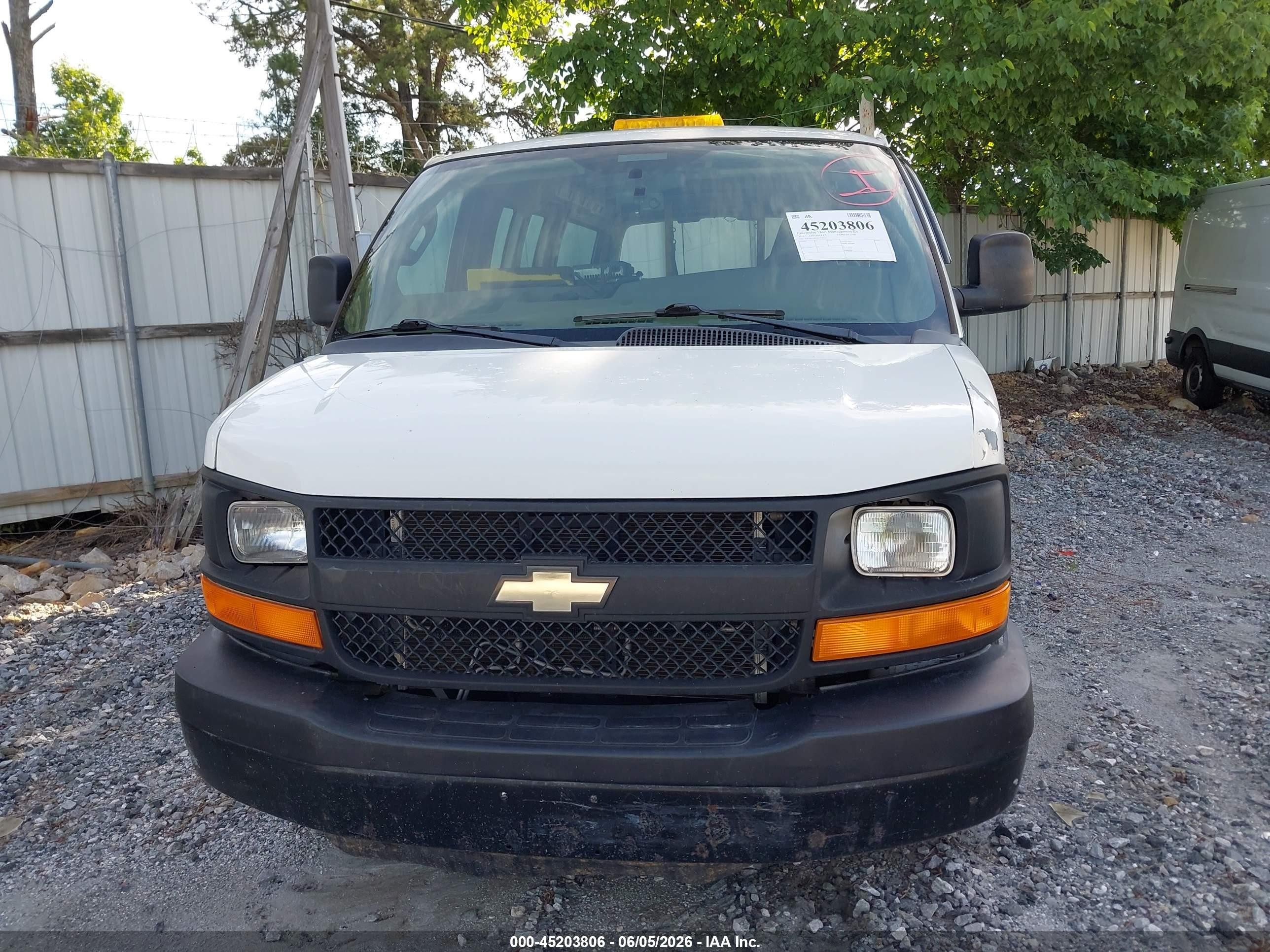 2016 Chevrolet Express 2500 Work Van White vin: 1GCWGABF0G1138123