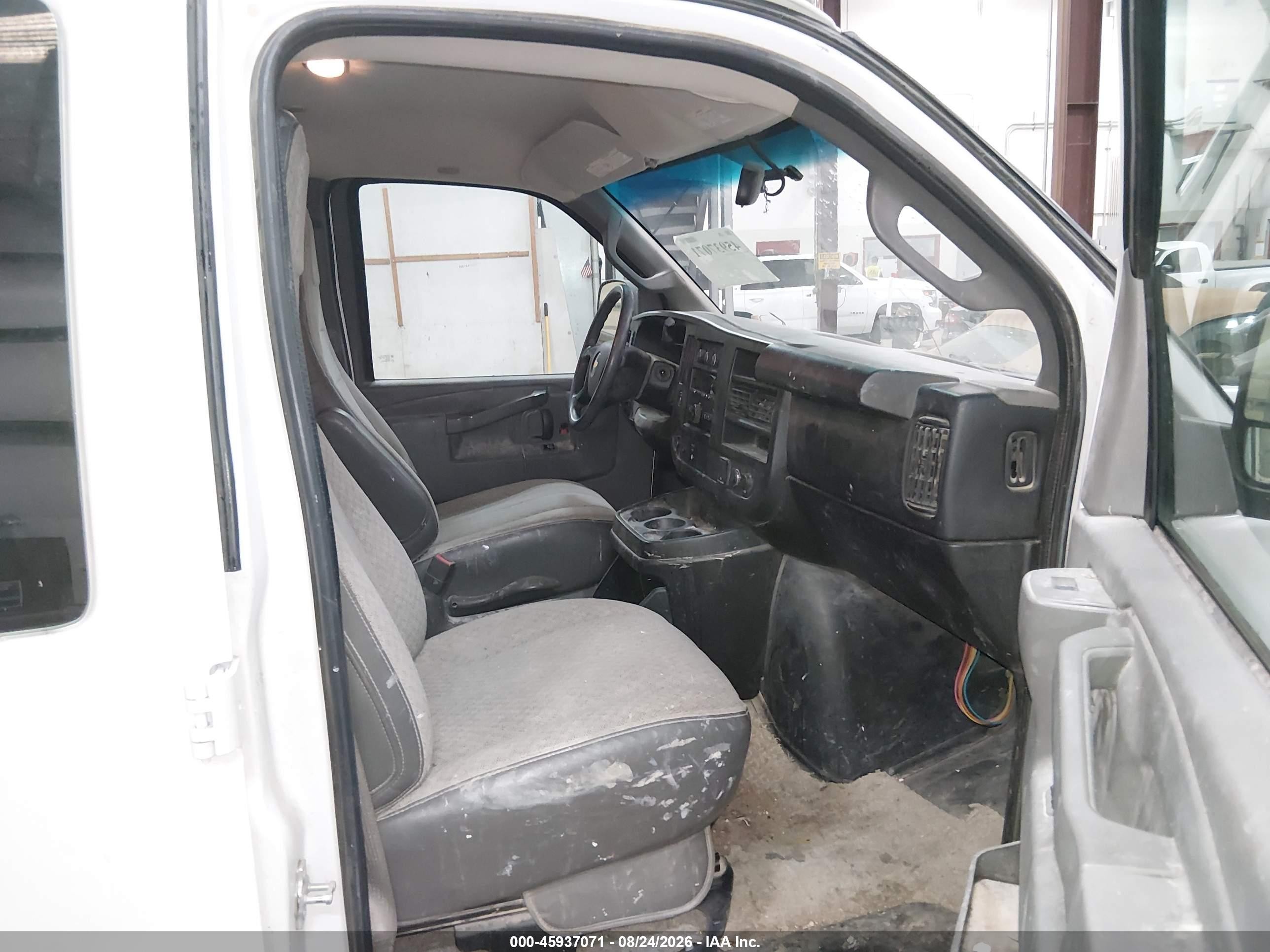 2016 Chevrolet Express 2500 Work Van Белый vin: 1GCWGAFF1G1290678