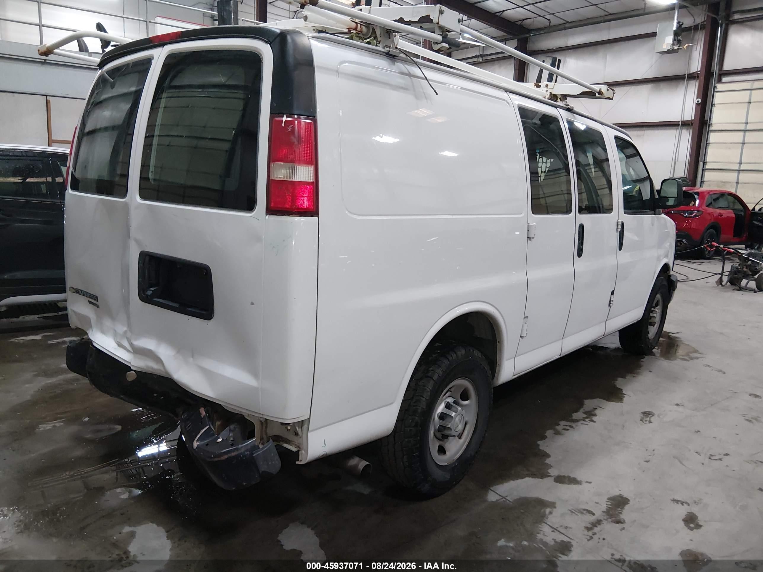 2016 Chevrolet Express 2500 Work Van Белый vin: 1GCWGAFF1G1290678