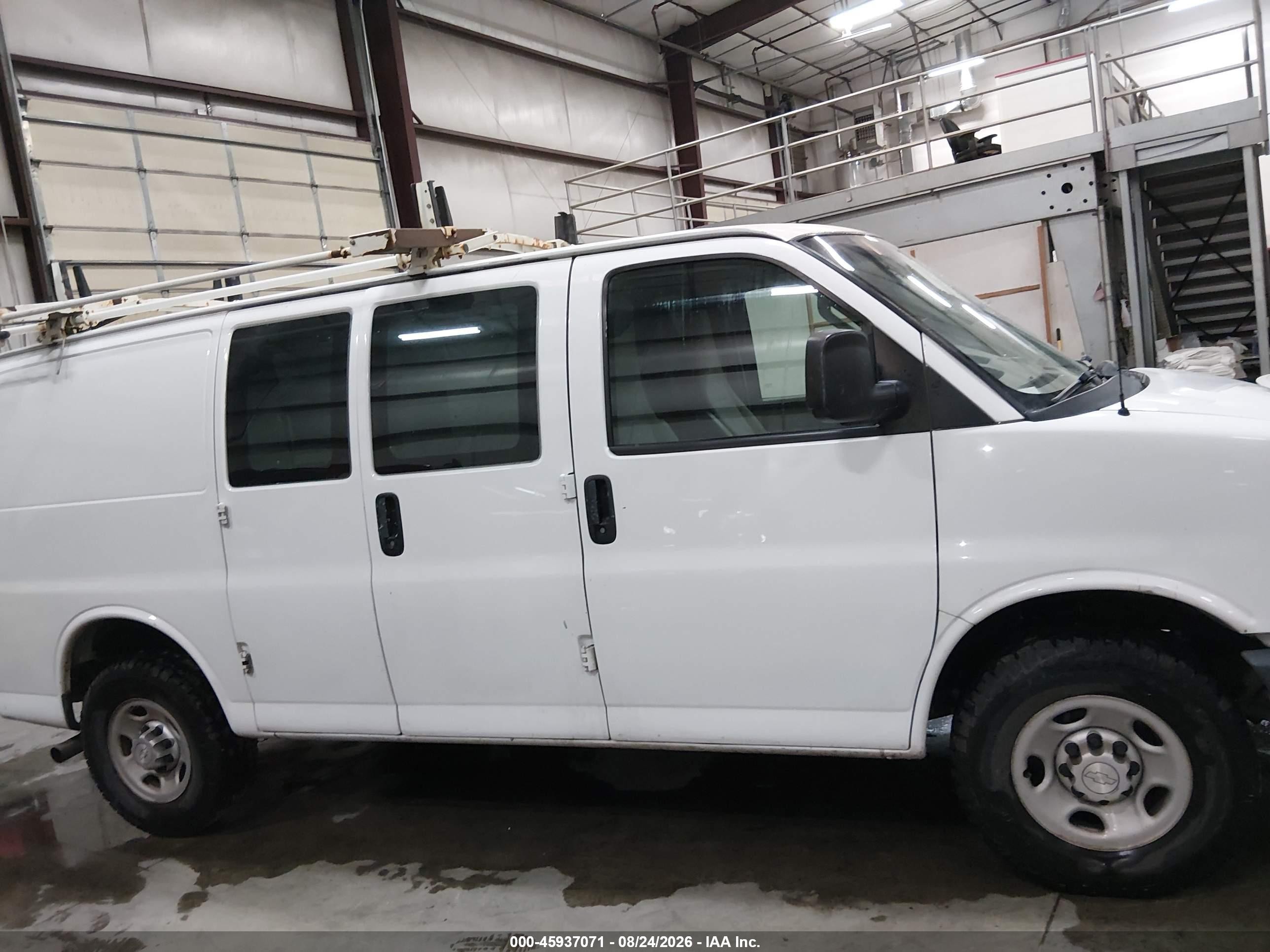 2016 Chevrolet Express 2500 Work Van Белый vin: 1GCWGAFF1G1290678