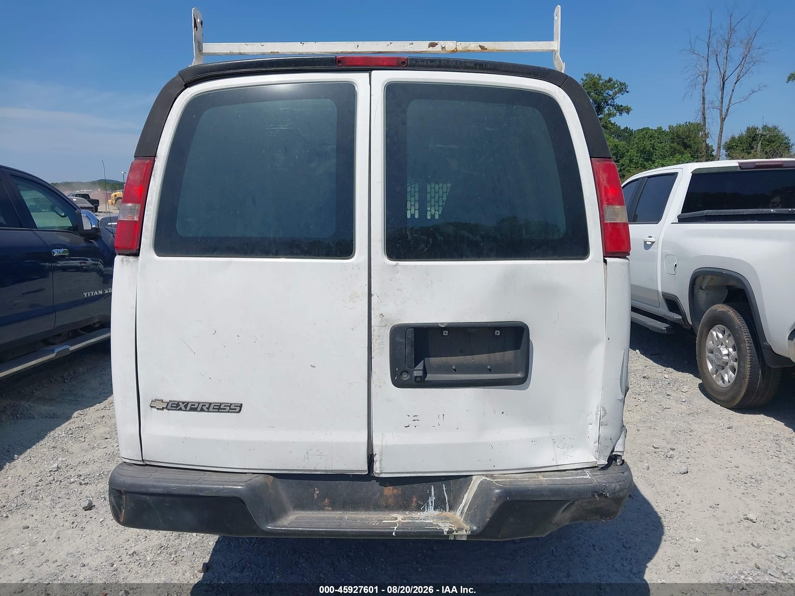 2017 Chevrolet Express 2500 Work Van White vin: 1GCWGAFF5H1127128