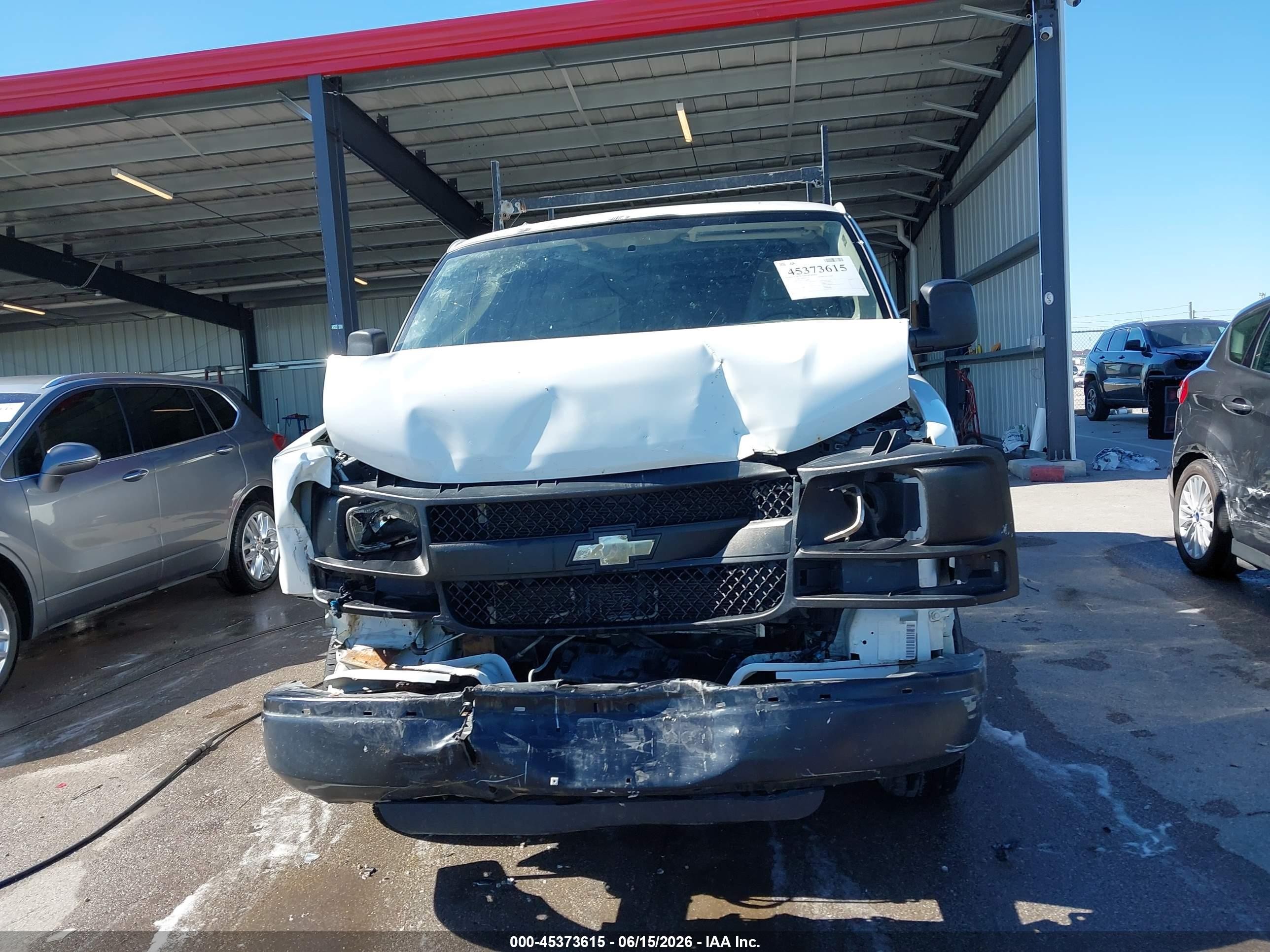 2016 Chevrolet Express 2500 Work Van Белый vin: 1GCWGAFF9G1156808