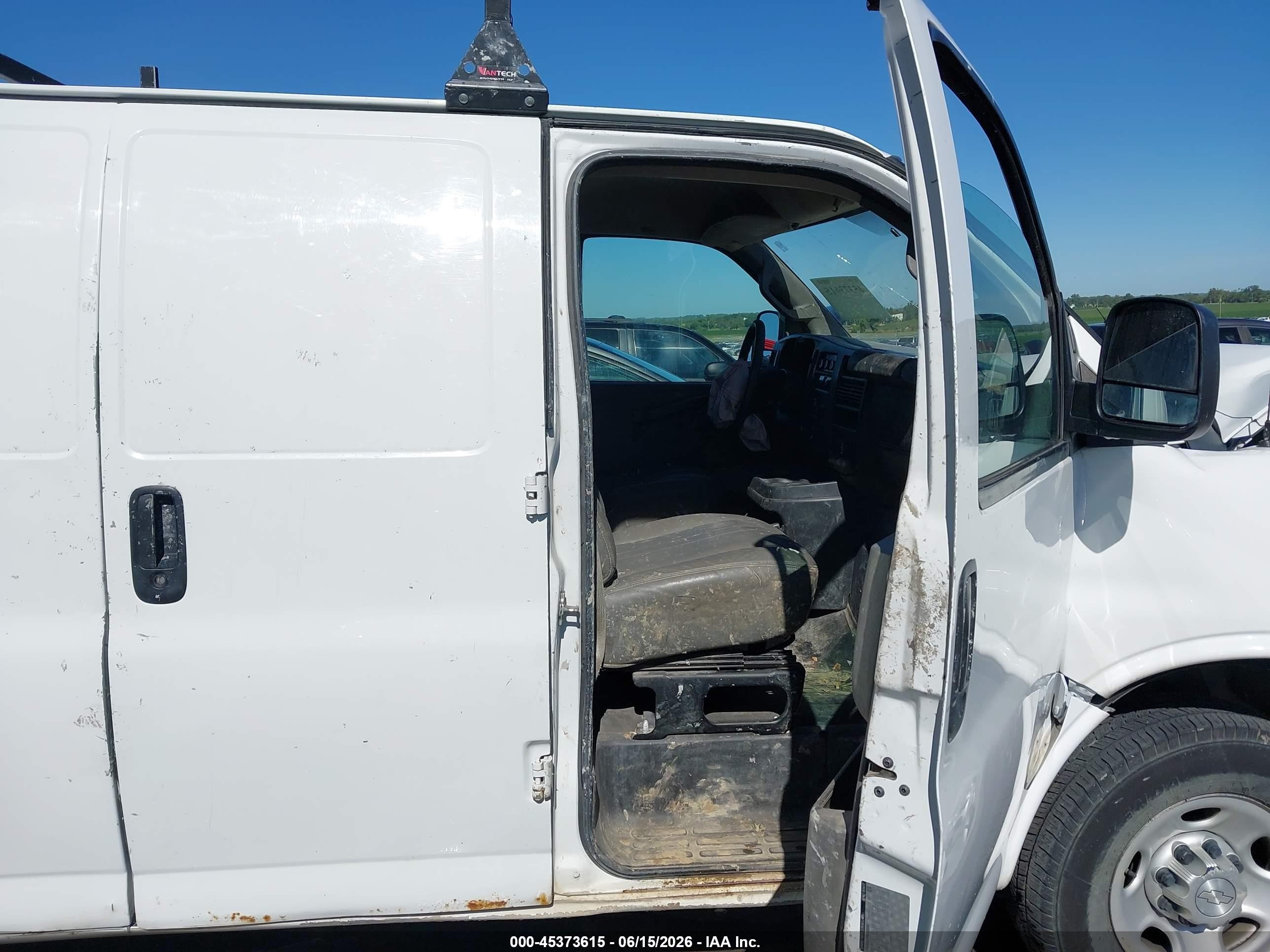2016 Chevrolet Express 2500 Work Van Белый vin: 1GCWGAFF9G1156808