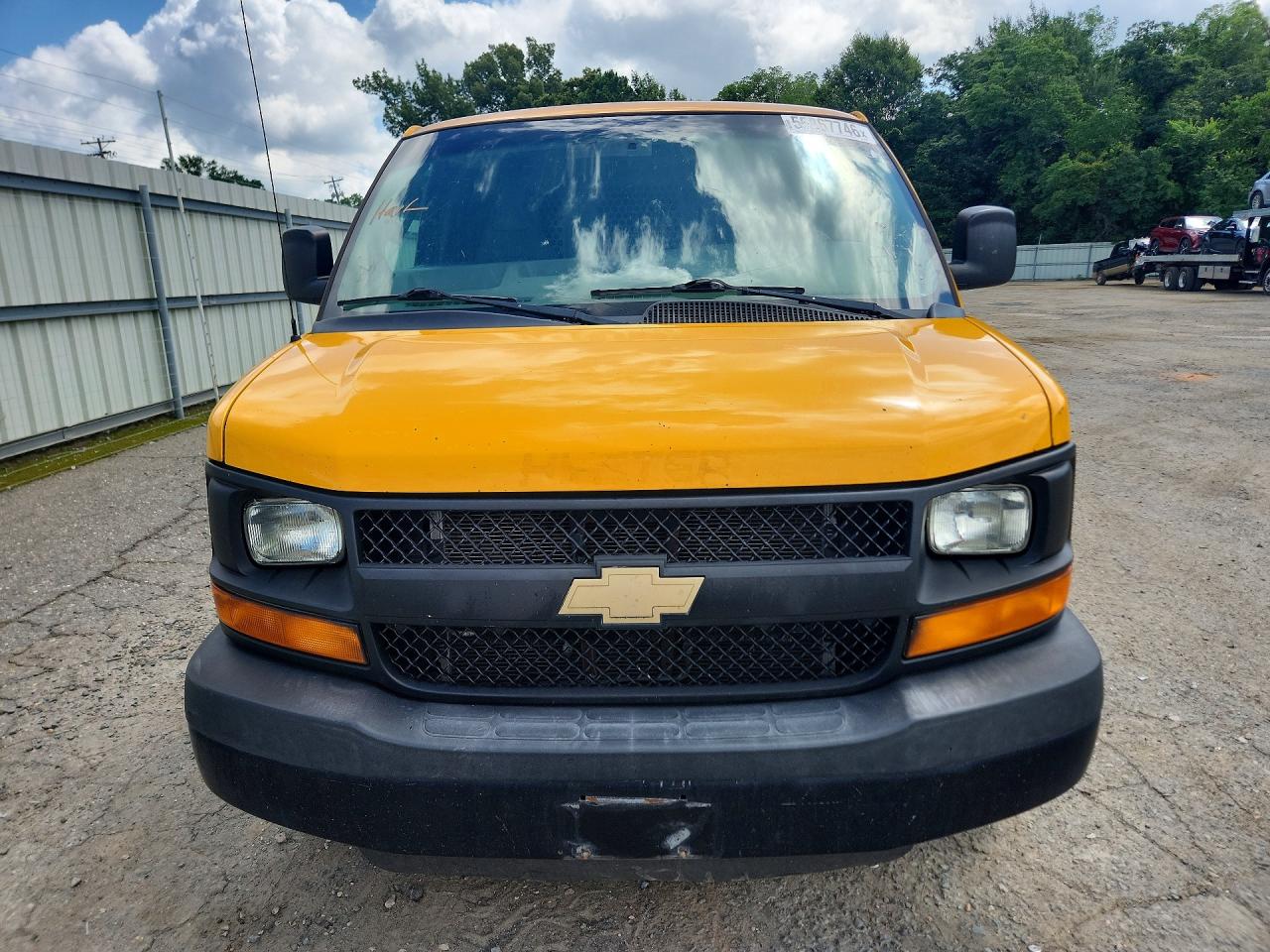 2016 Chevrolet Express G2500 Желтый vin: 1GCWGAFFXG1243715