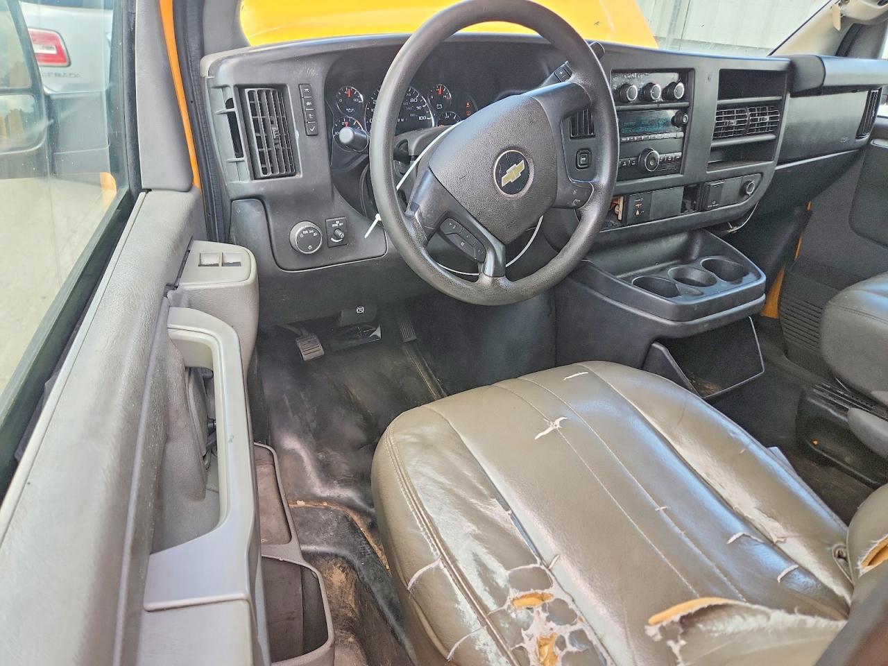 2016 Chevrolet Express G2500 Желтый vin: 1GCWGAFFXG1243715