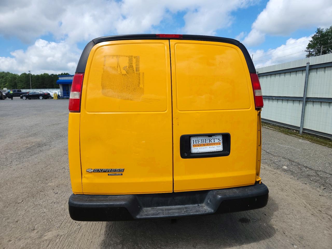 2016 Chevrolet Express G2500 Желтый vin: 1GCWGAFFXG1243715
