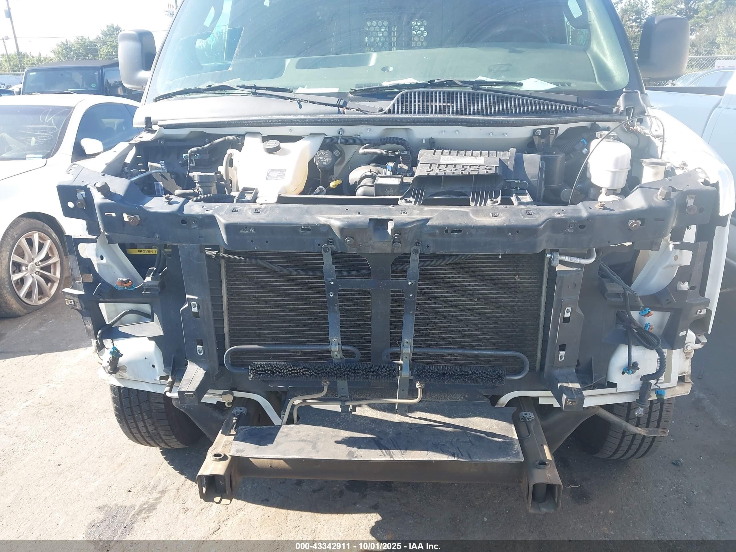 2018 Chevrolet Express 2500 Work Van Белый vin: 1GCWGAFG0J1904247