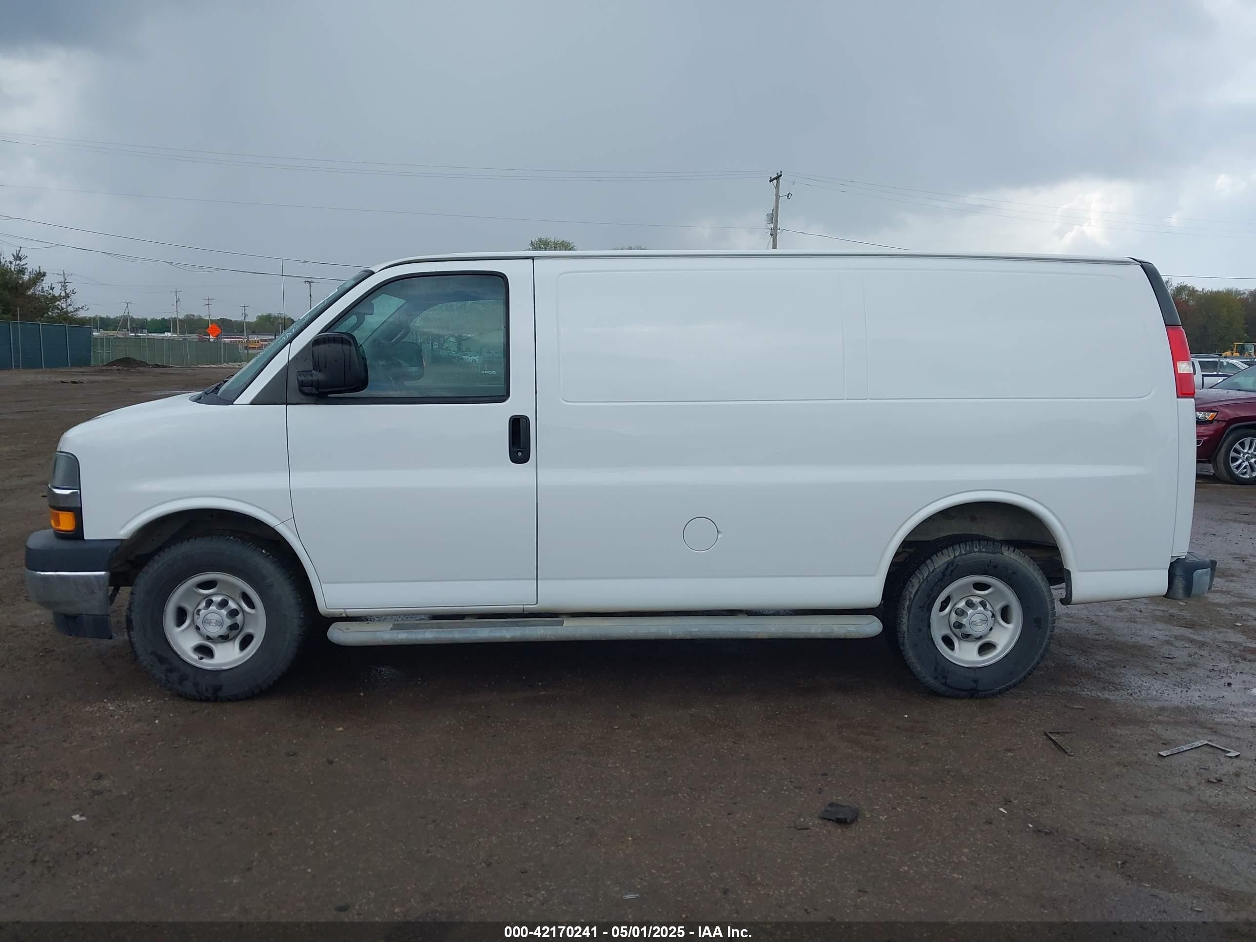 2018 Chevrolet Express 2500 Work Van White vin: 1GCWGAFG0J1908847