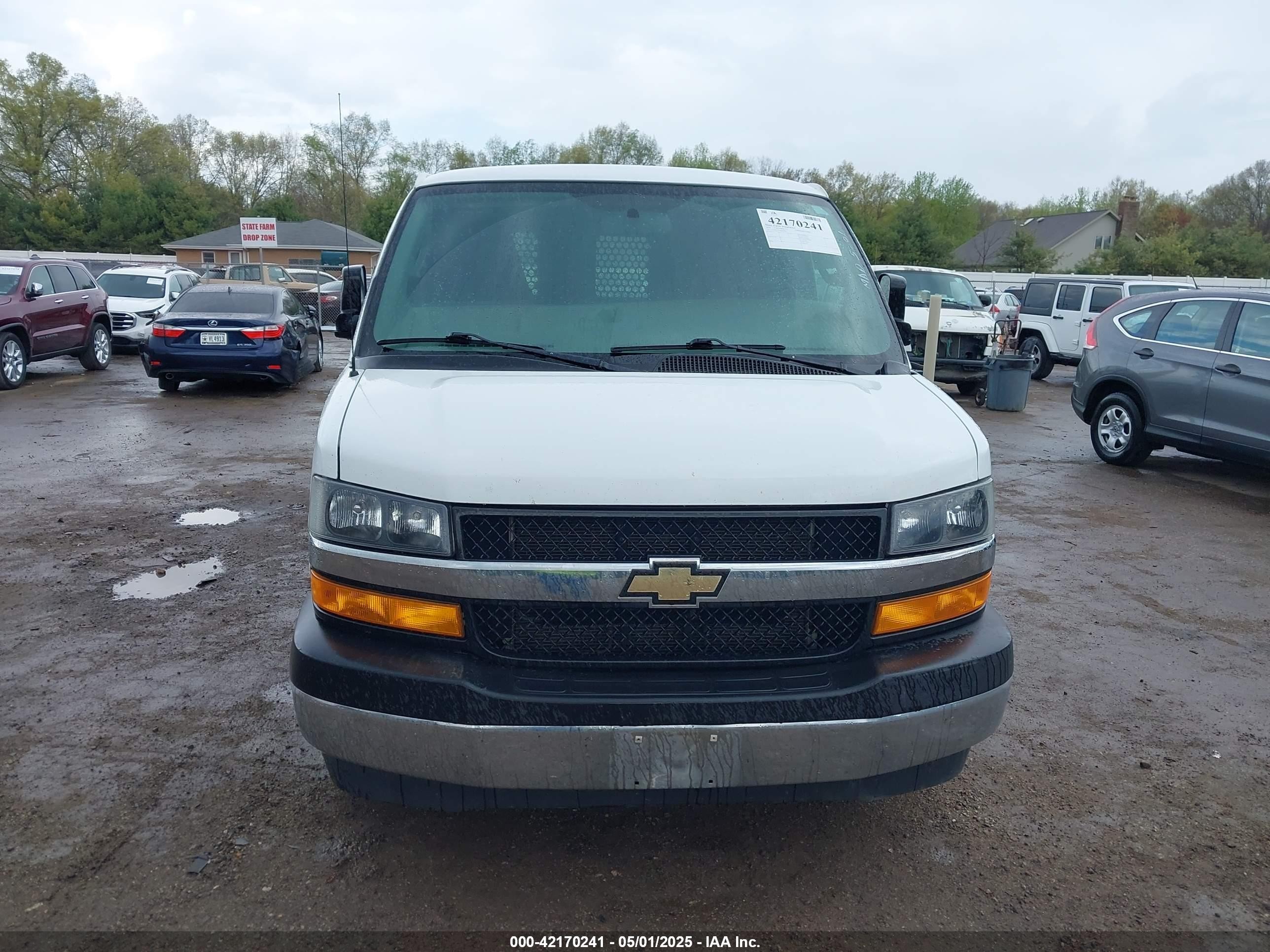 2018 Chevrolet Express 2500 Work Van White vin: 1GCWGAFG0J1908847
