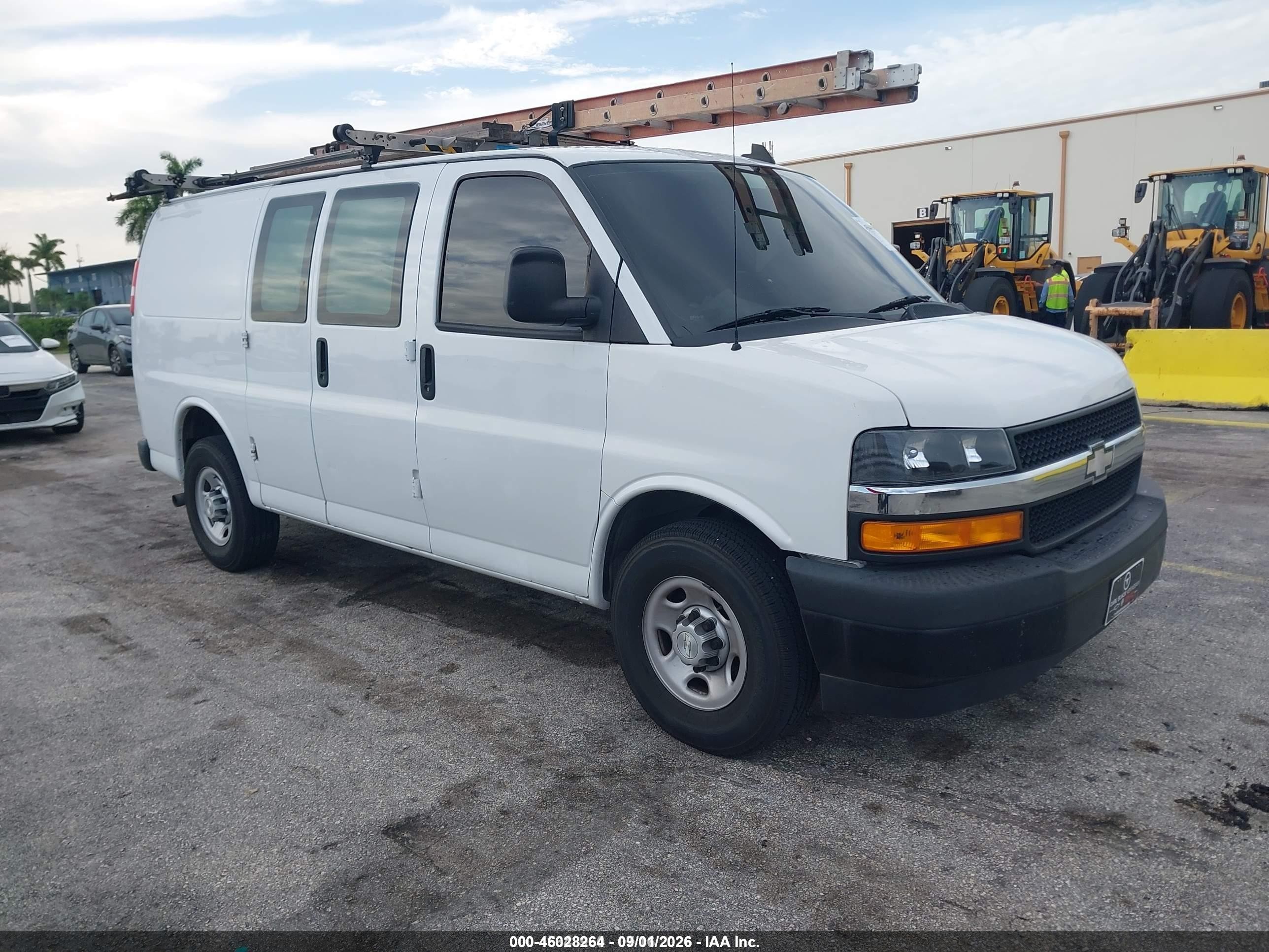 2019 Chevrolet Express 2500 Work Van Белый vin: 1GCWGAFG3K1372834