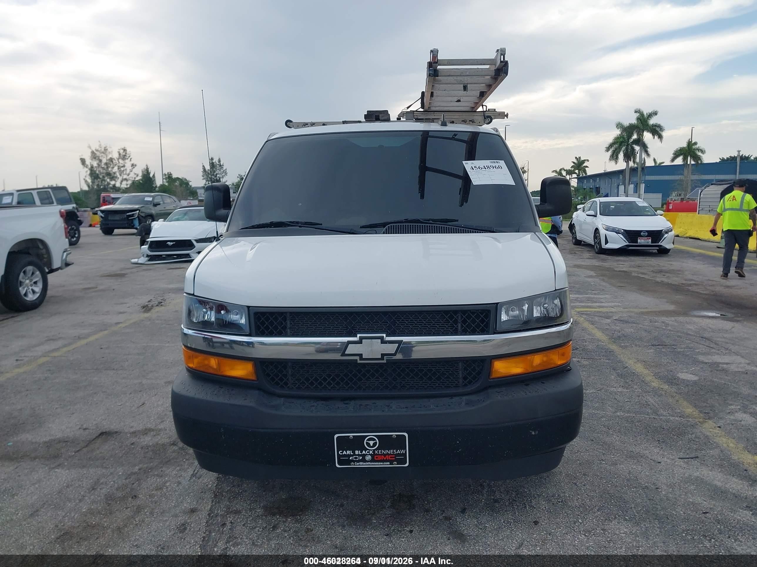 2019 Chevrolet Express 2500 Work Van Белый vin: 1GCWGAFG3K1372834